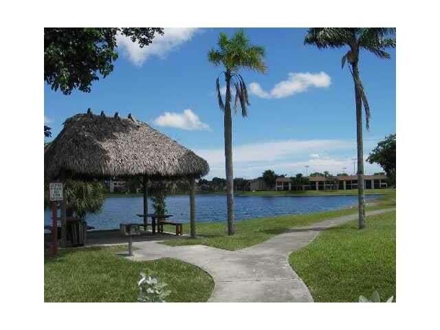 207 Lake Pointe Drive 102 Property Photo 2