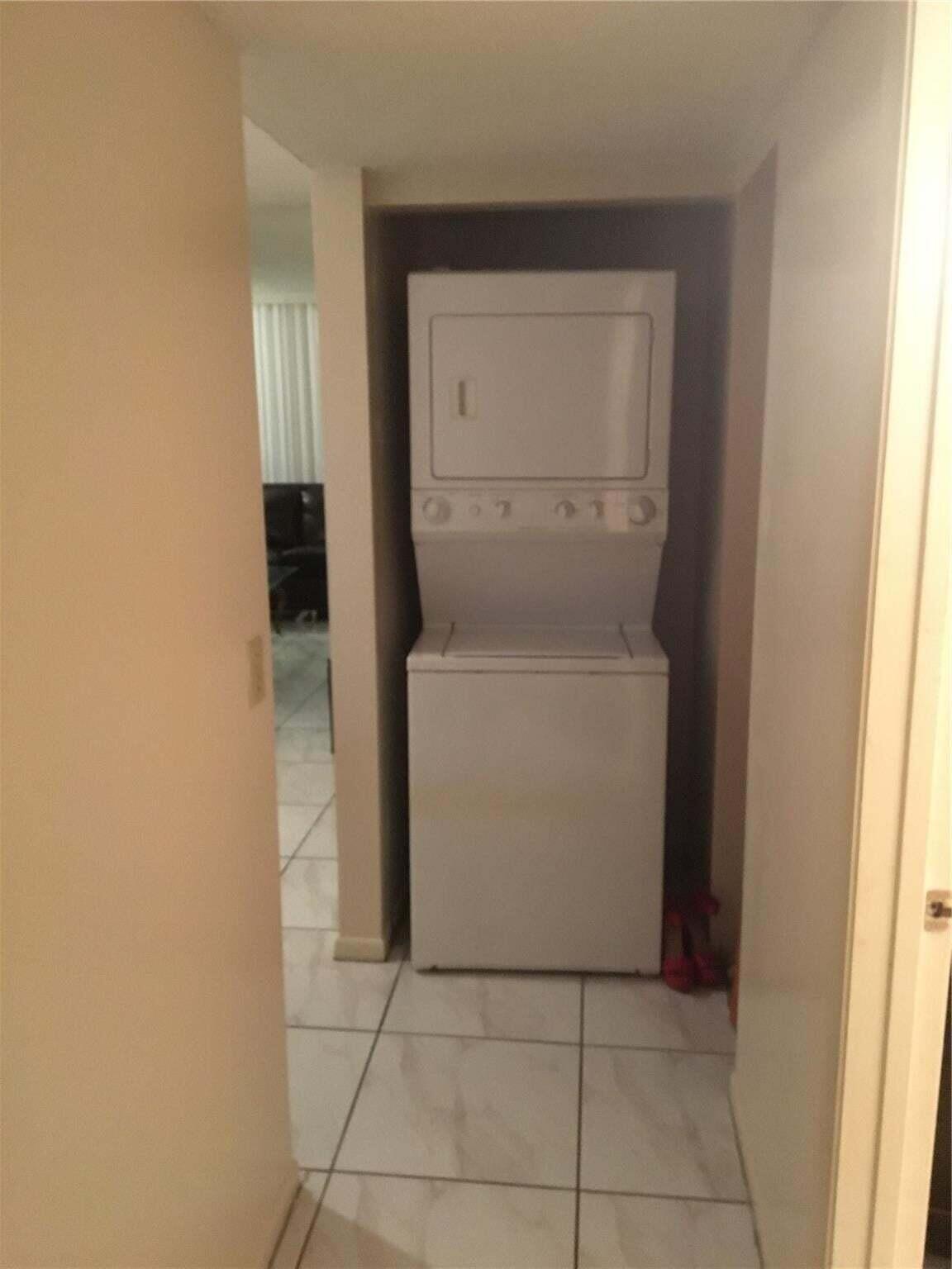 207 Lake Pointe Drive 102 Property Photo 13