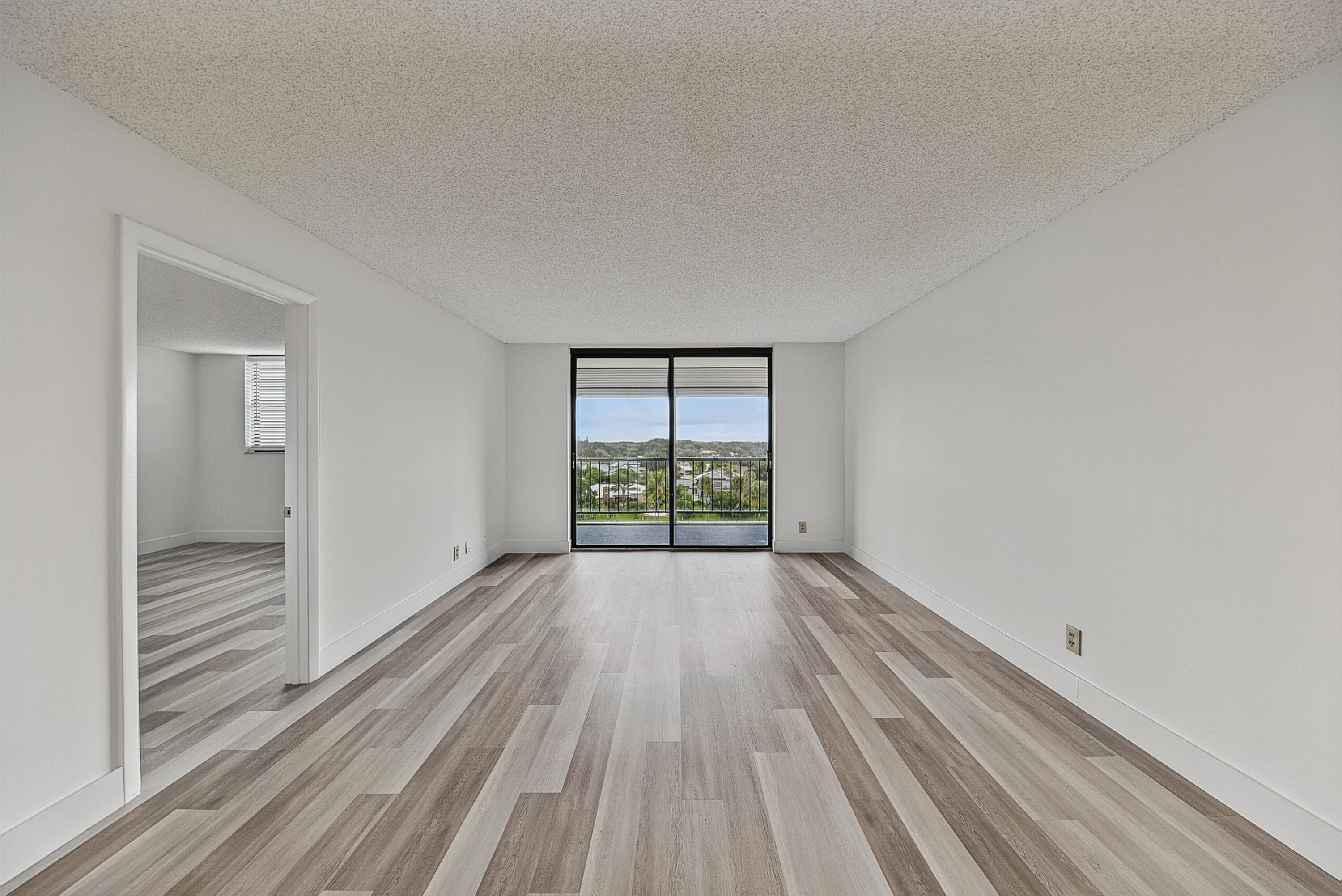 2430 Deer Creek Country Club Boulevard 704-2 Property Photo 5