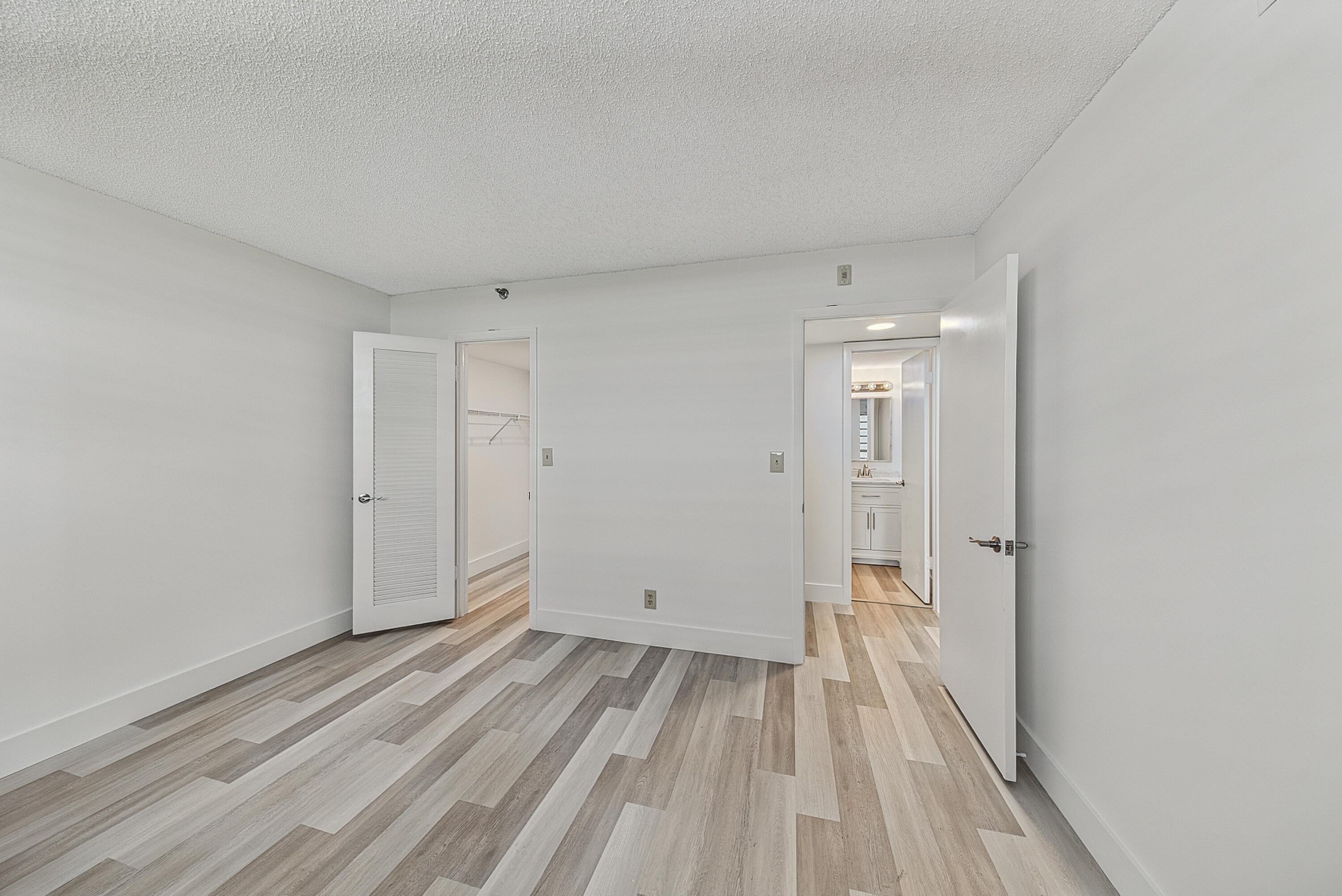 2430 Deer Creek Country Club Boulevard 704-2 Property Photo 23