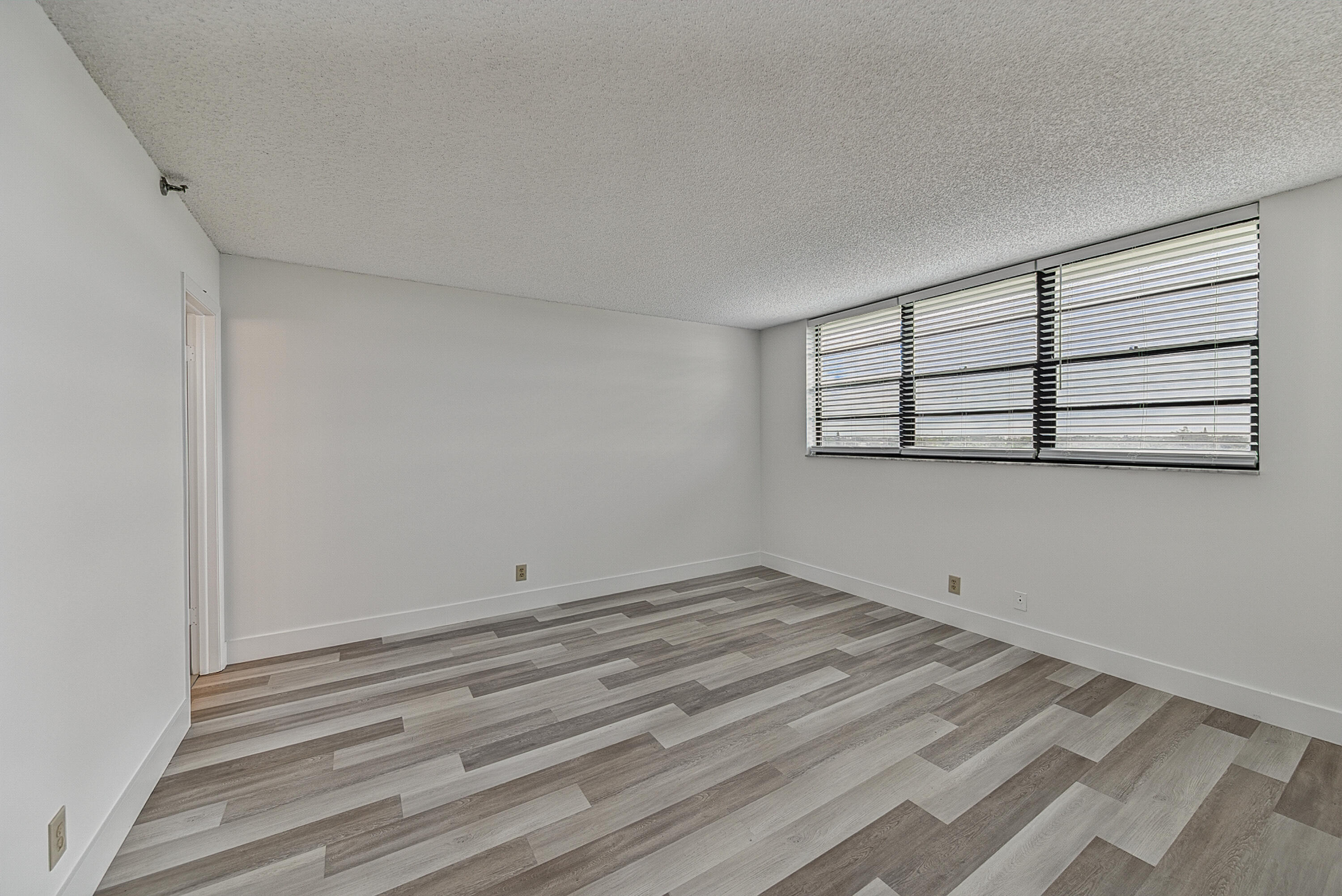 2430 Deer Creek Country Club Boulevard 704-2 Property Photo 26