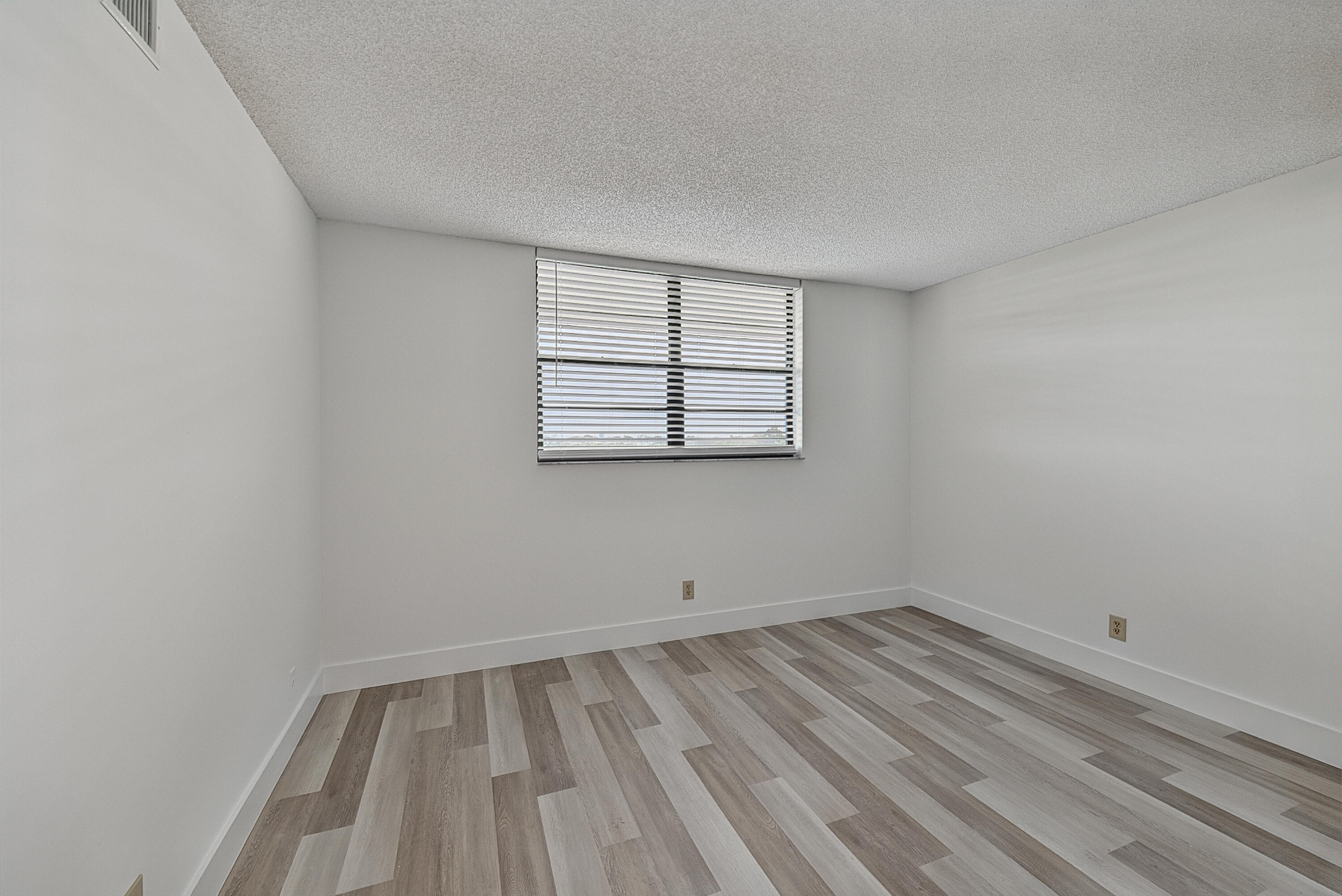 2430 Deer Creek Country Club Boulevard 704-2 Property Photo 27