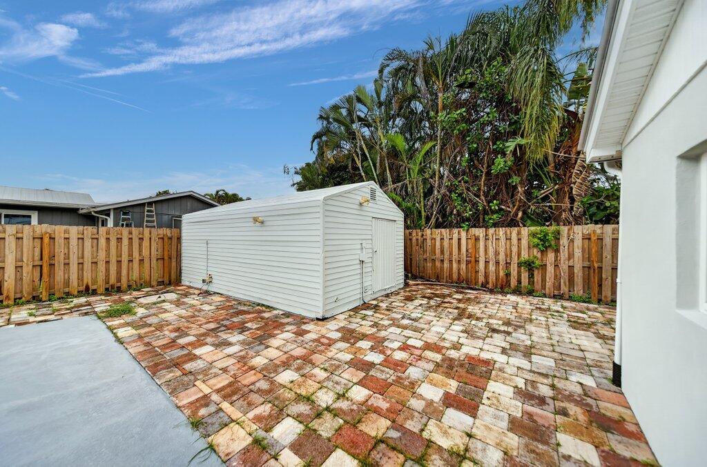 976 Sw 37th Street Property Photo 11