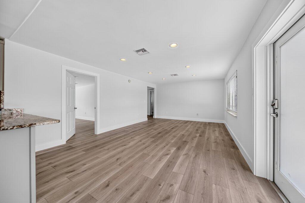 976 Sw 37th Street Property Photo 25