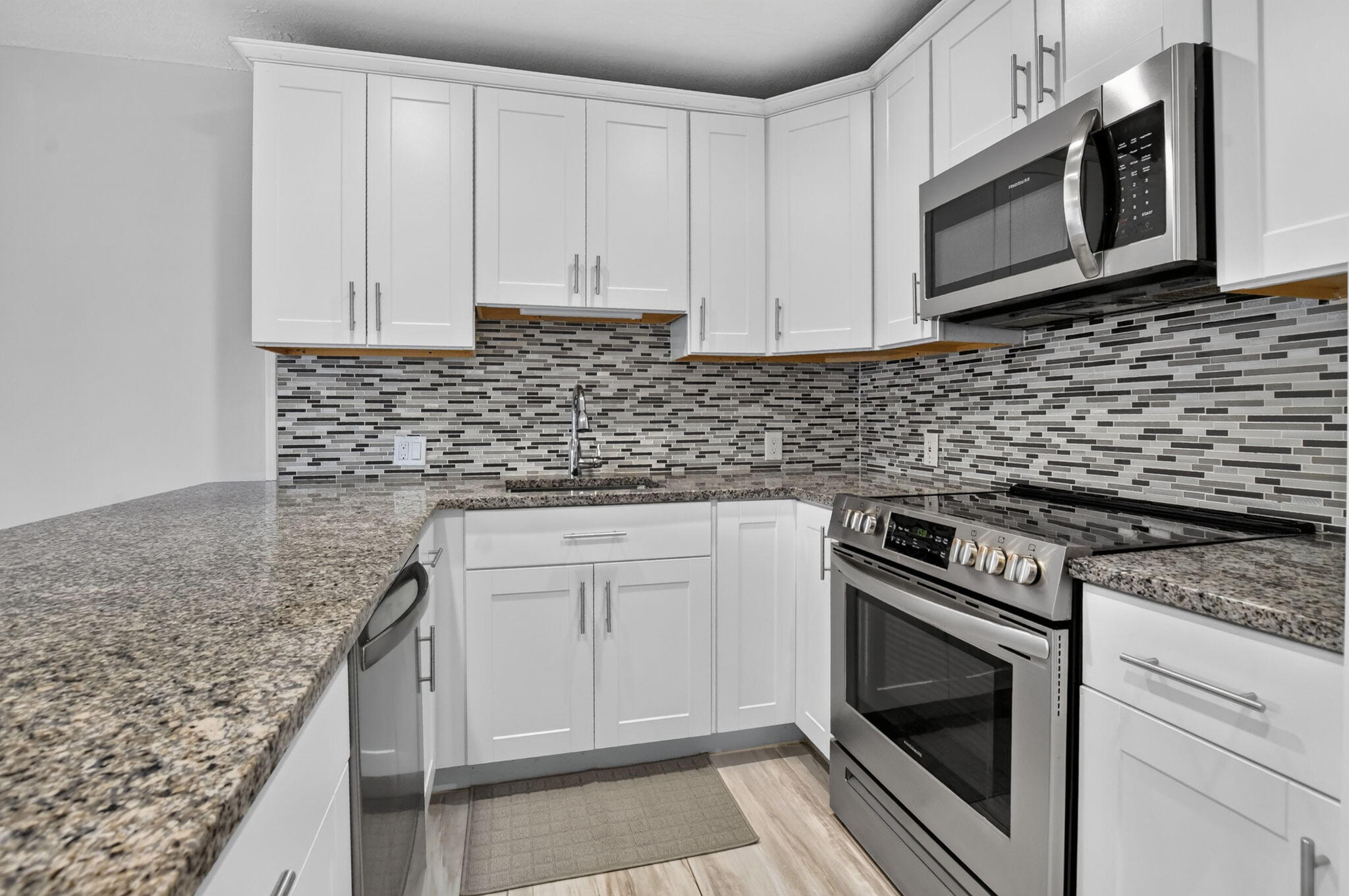 204 Dorset E Property Photo 6