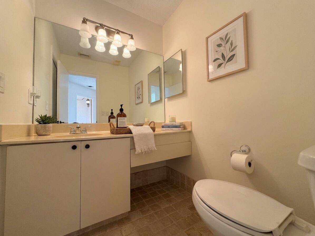 25 Centennial Court Property Photo 13