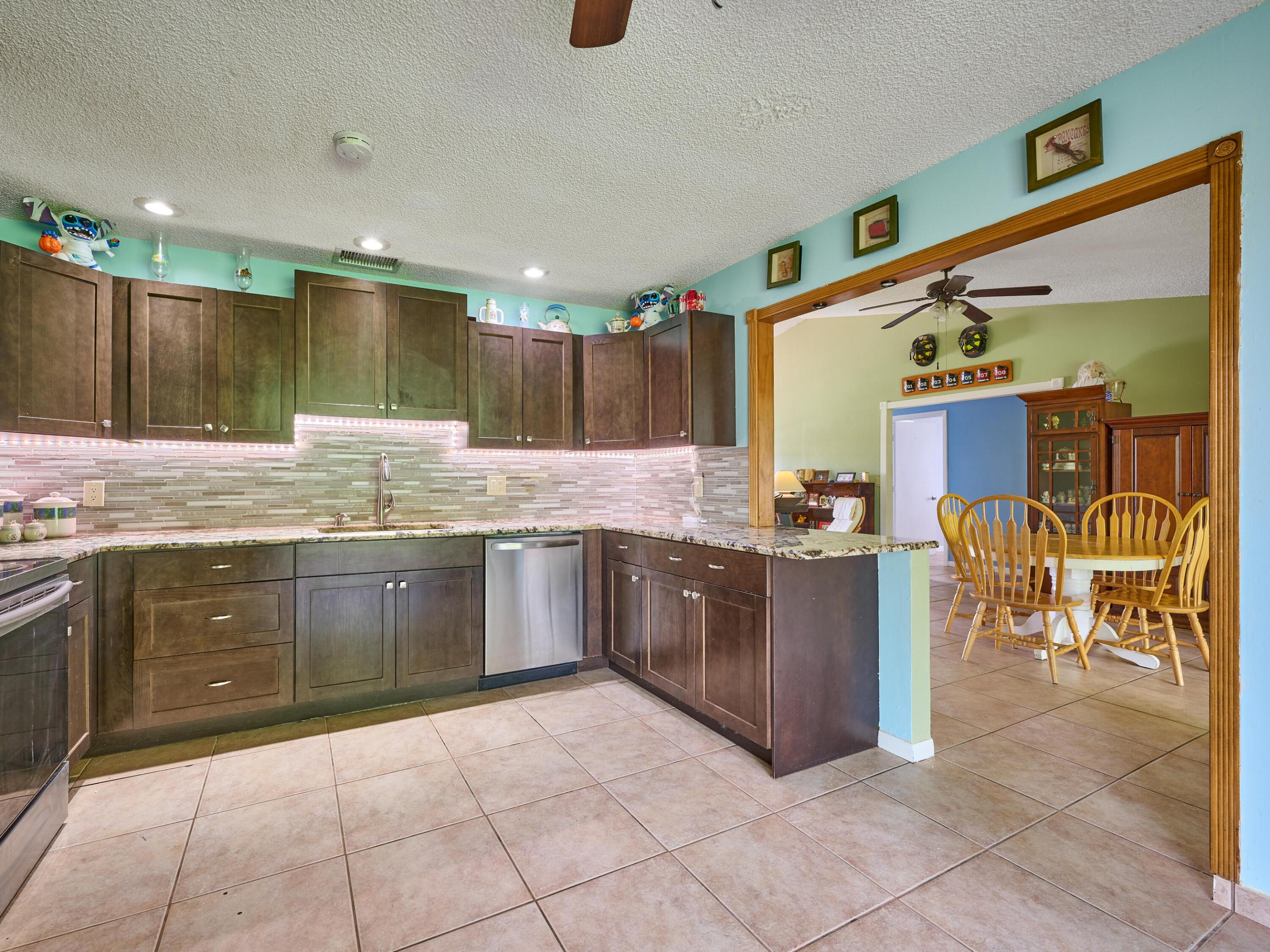 7723 Canal Drive Property Photo 32