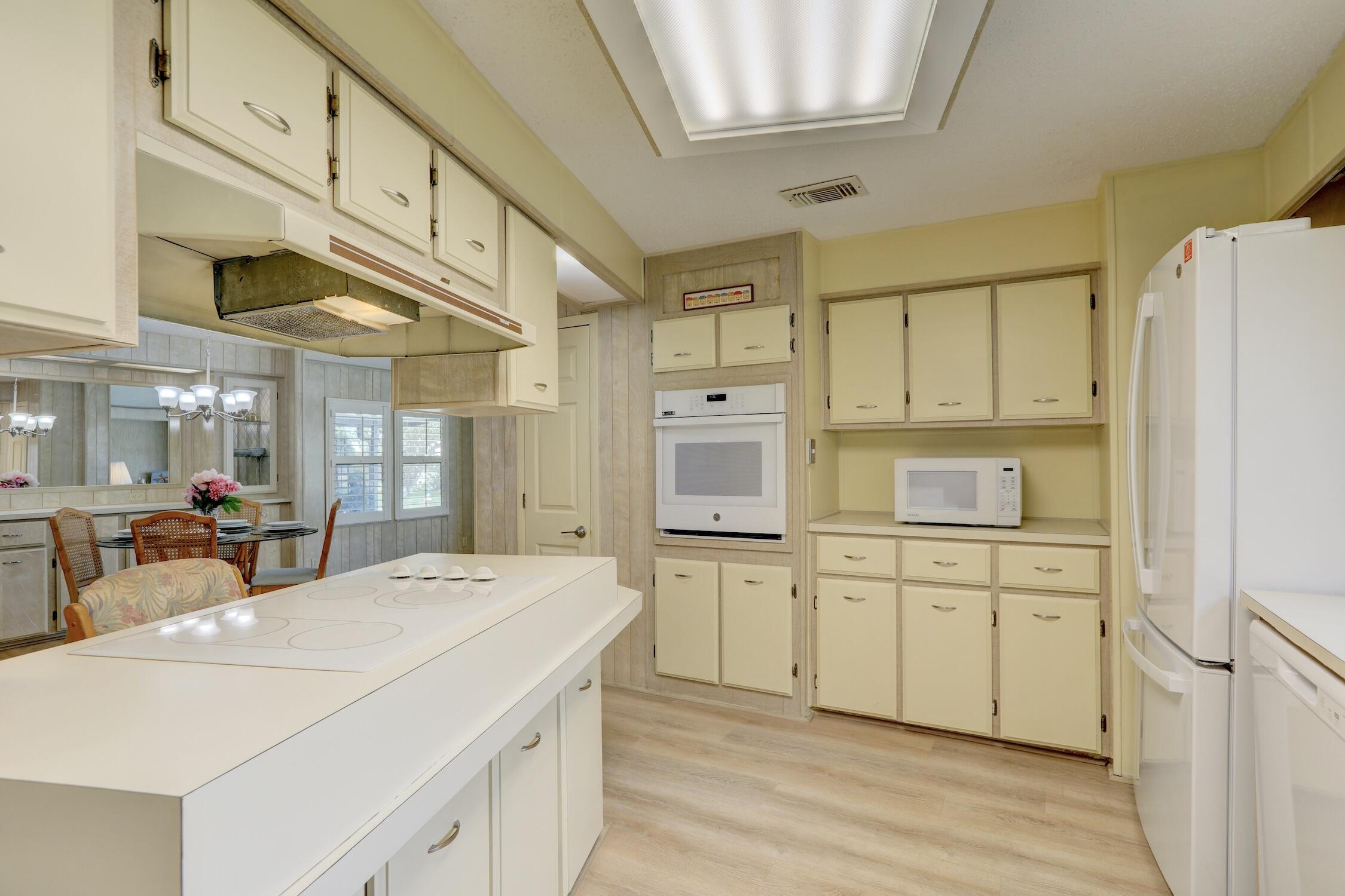 913 Balsam Street Property Photo 22