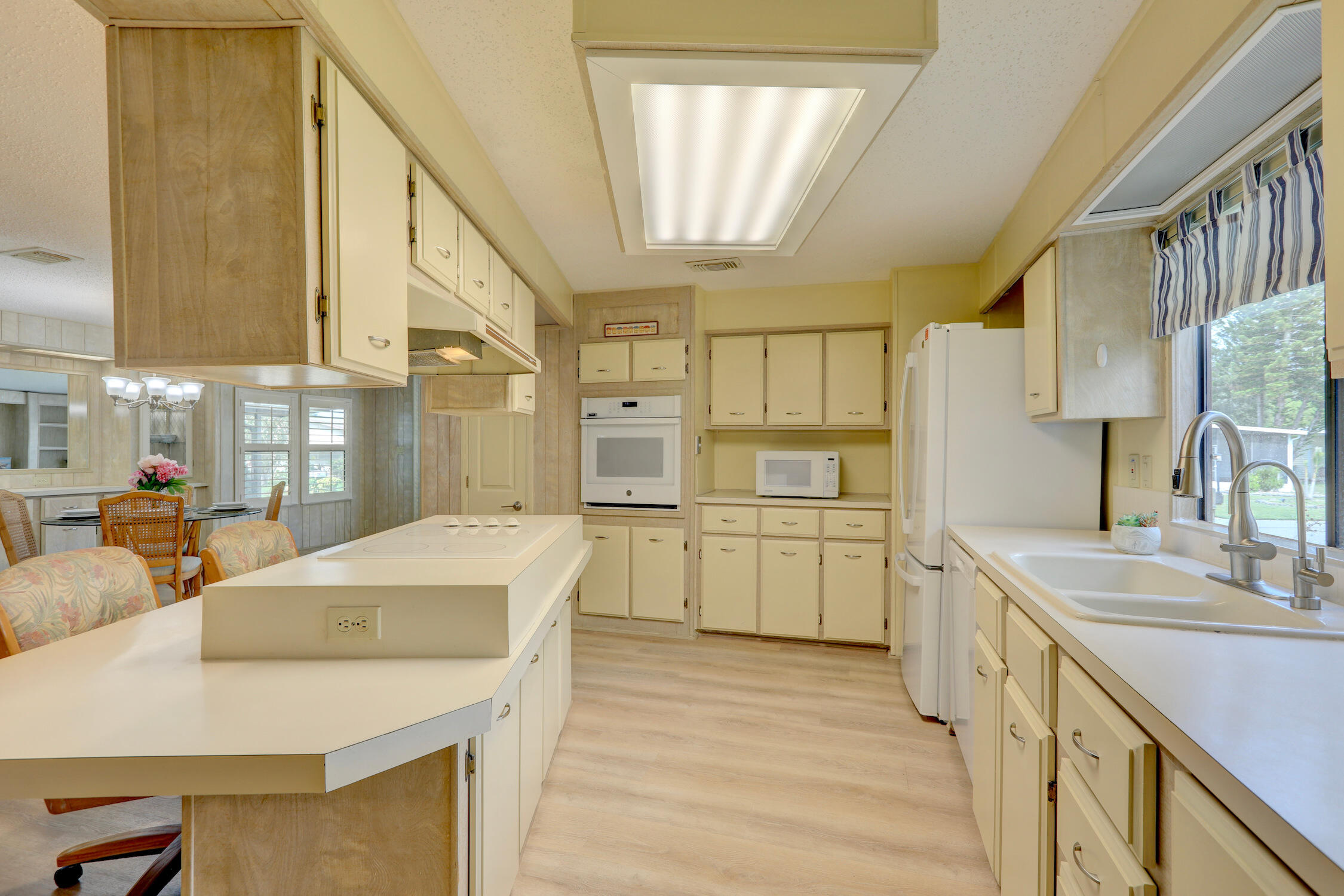 913 Balsam Street Property Photo 35