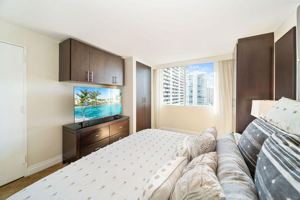 2670 E Sunrise Boulevard 907 Property Photo 14