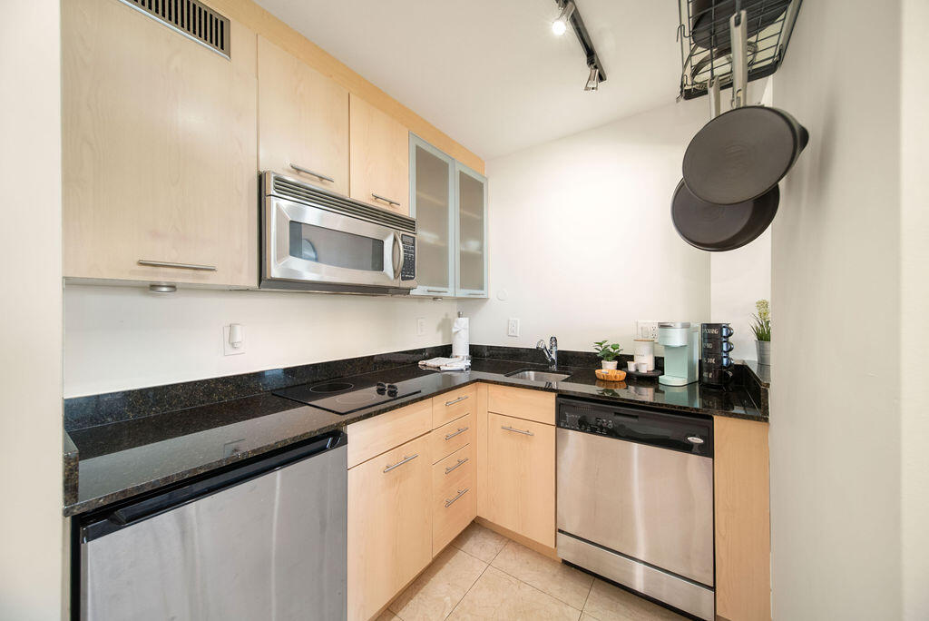 2670 E Sunrise Boulevard 907 Property Photo 22