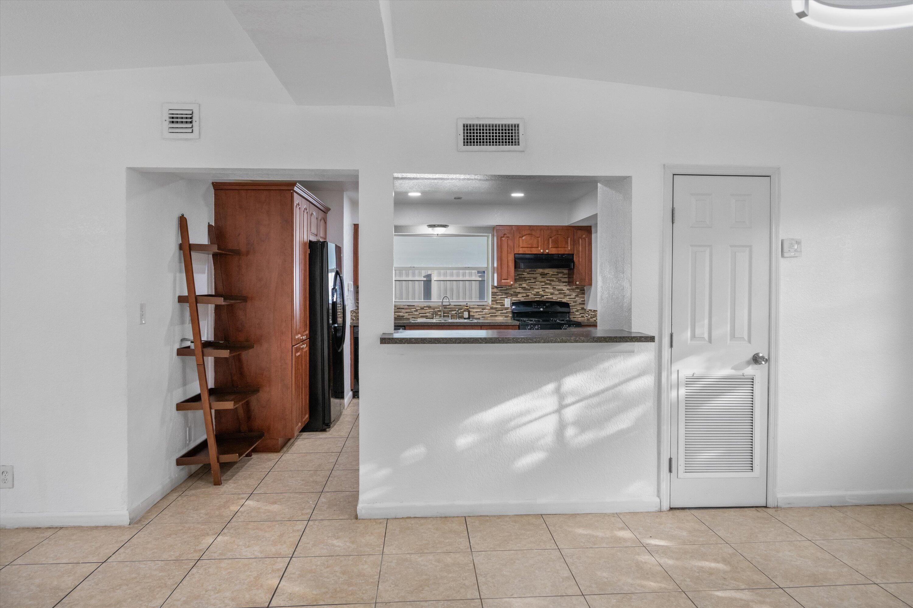1903 E Chatham Road Property Photo 10