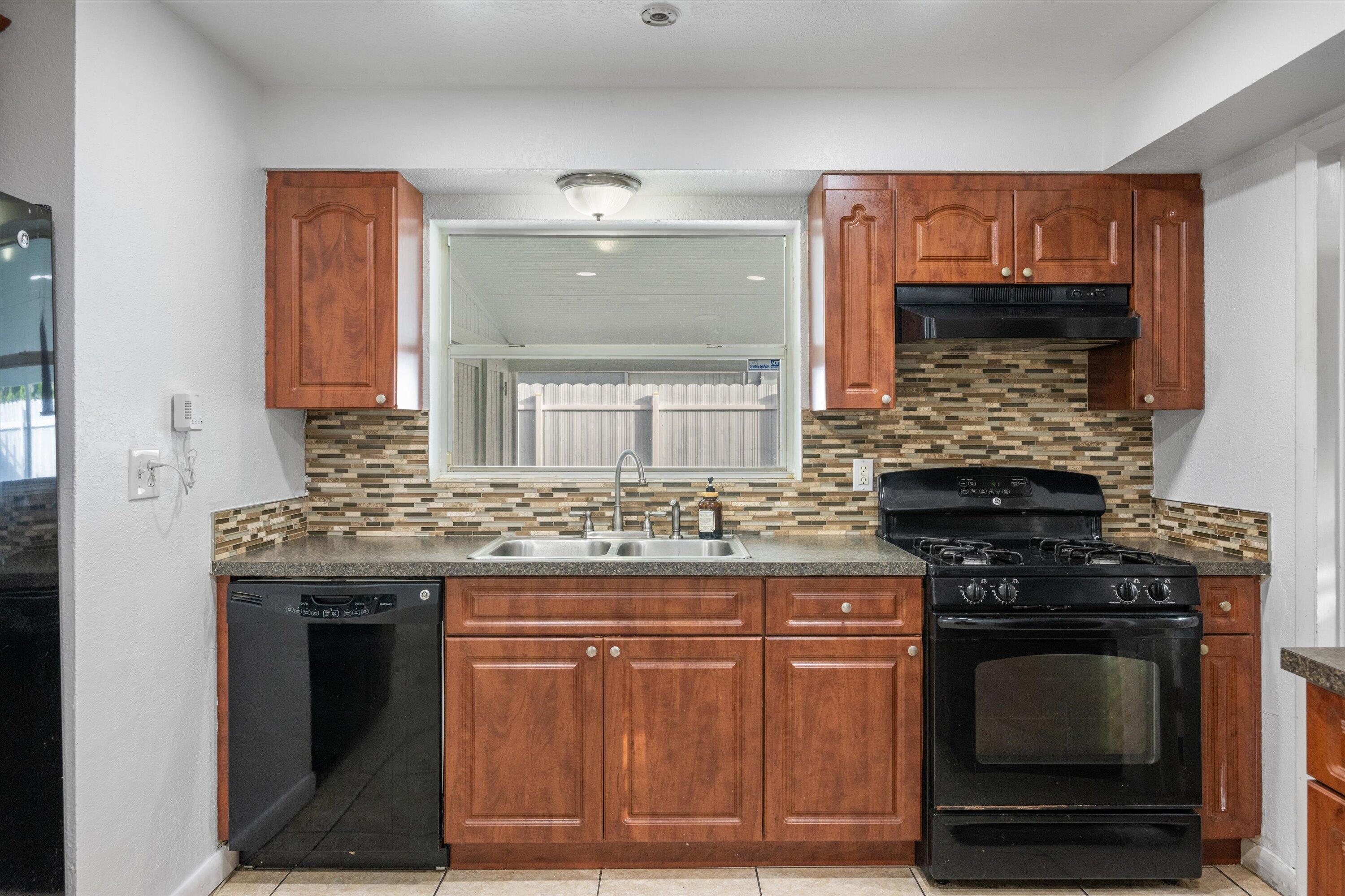 1903 E Chatham Road Property Photo 11
