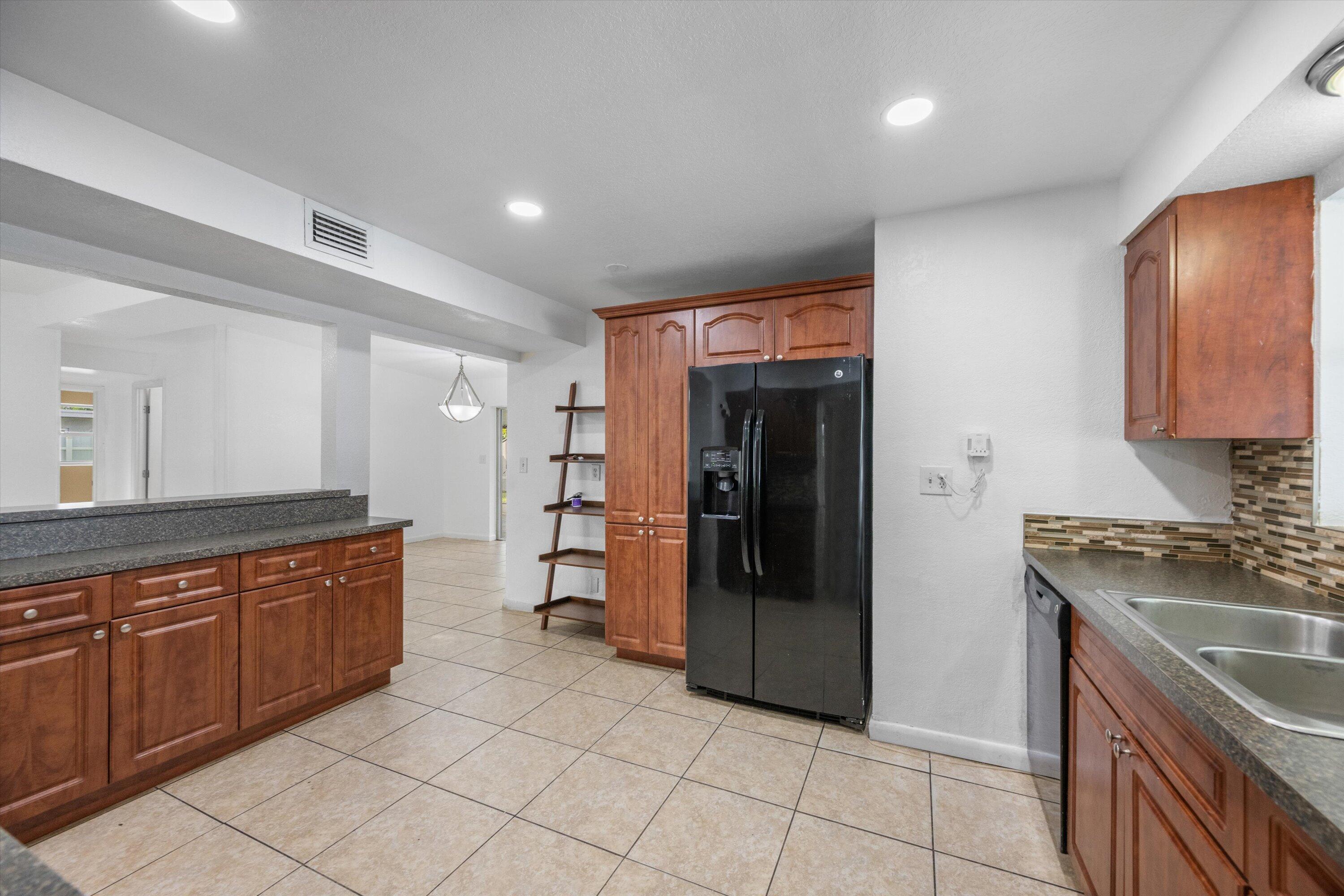 1903 E Chatham Road Property Photo 12
