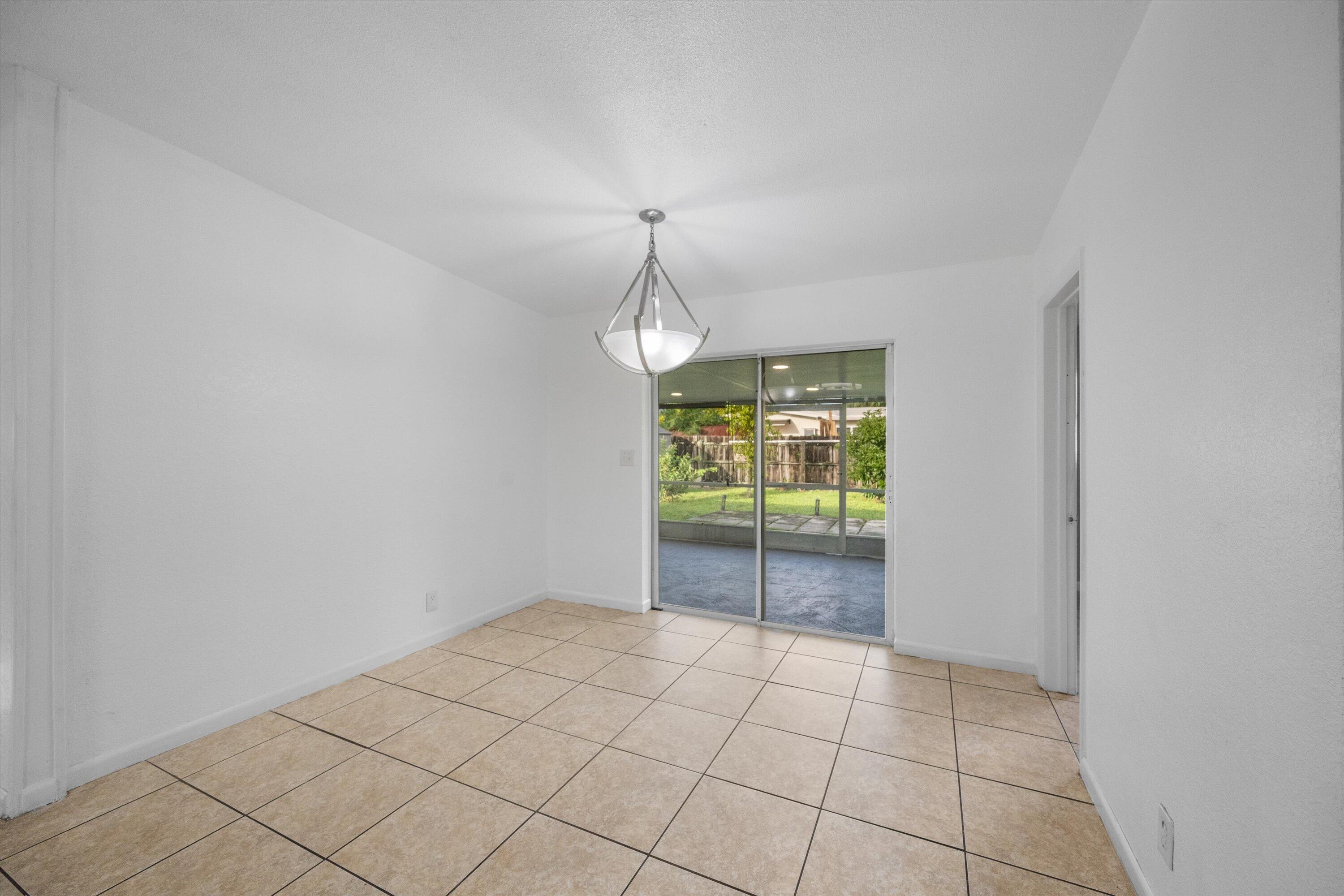 1903 E Chatham Road Property Photo 15