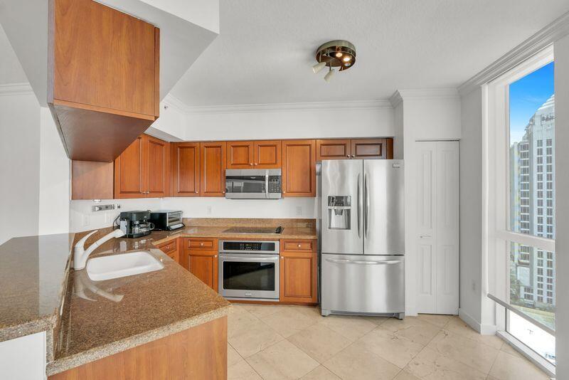 347 N New River Drive E 2109 Property Photo 6