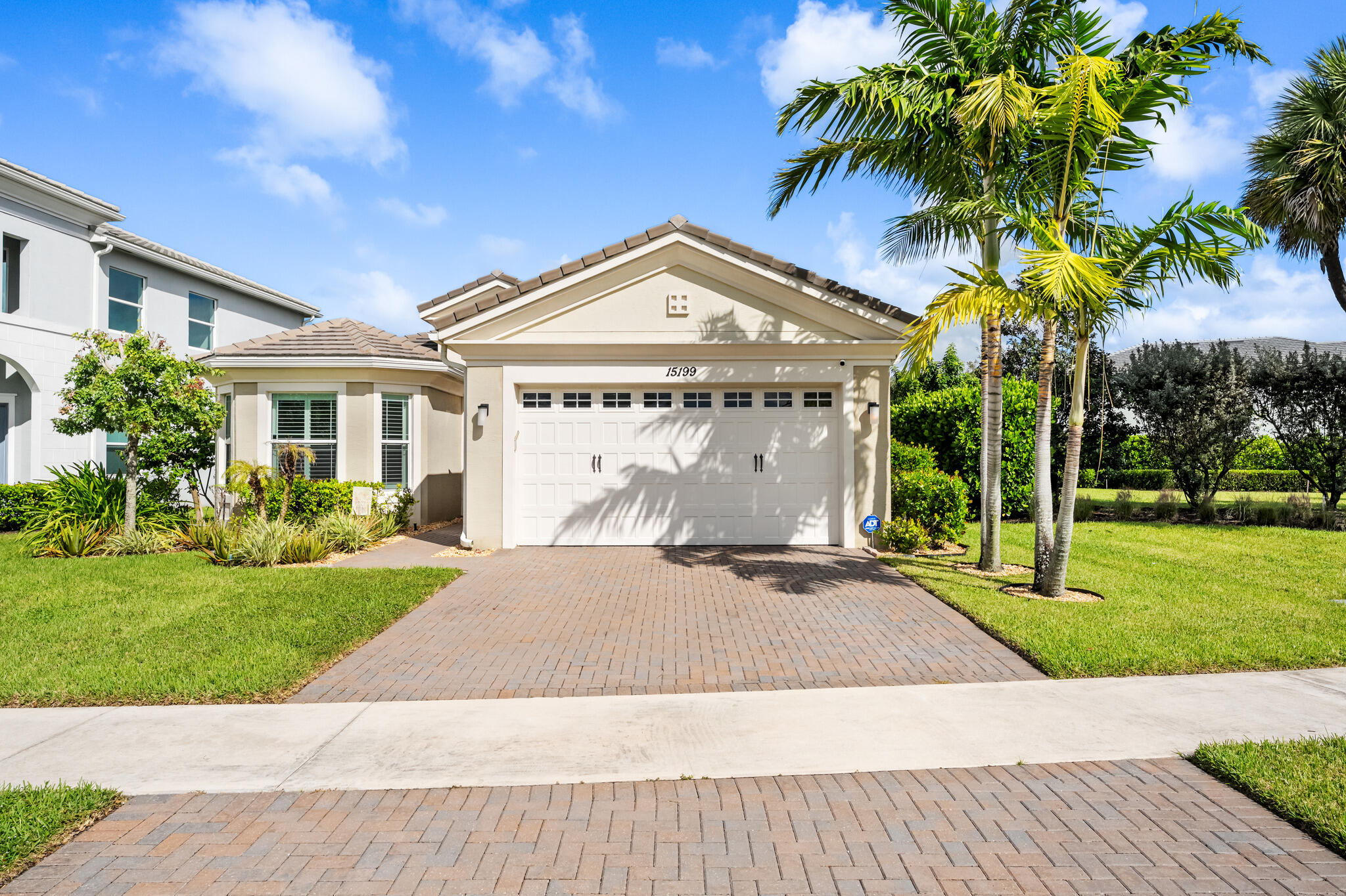 15199 Goldfinch Circle Property Photo 1