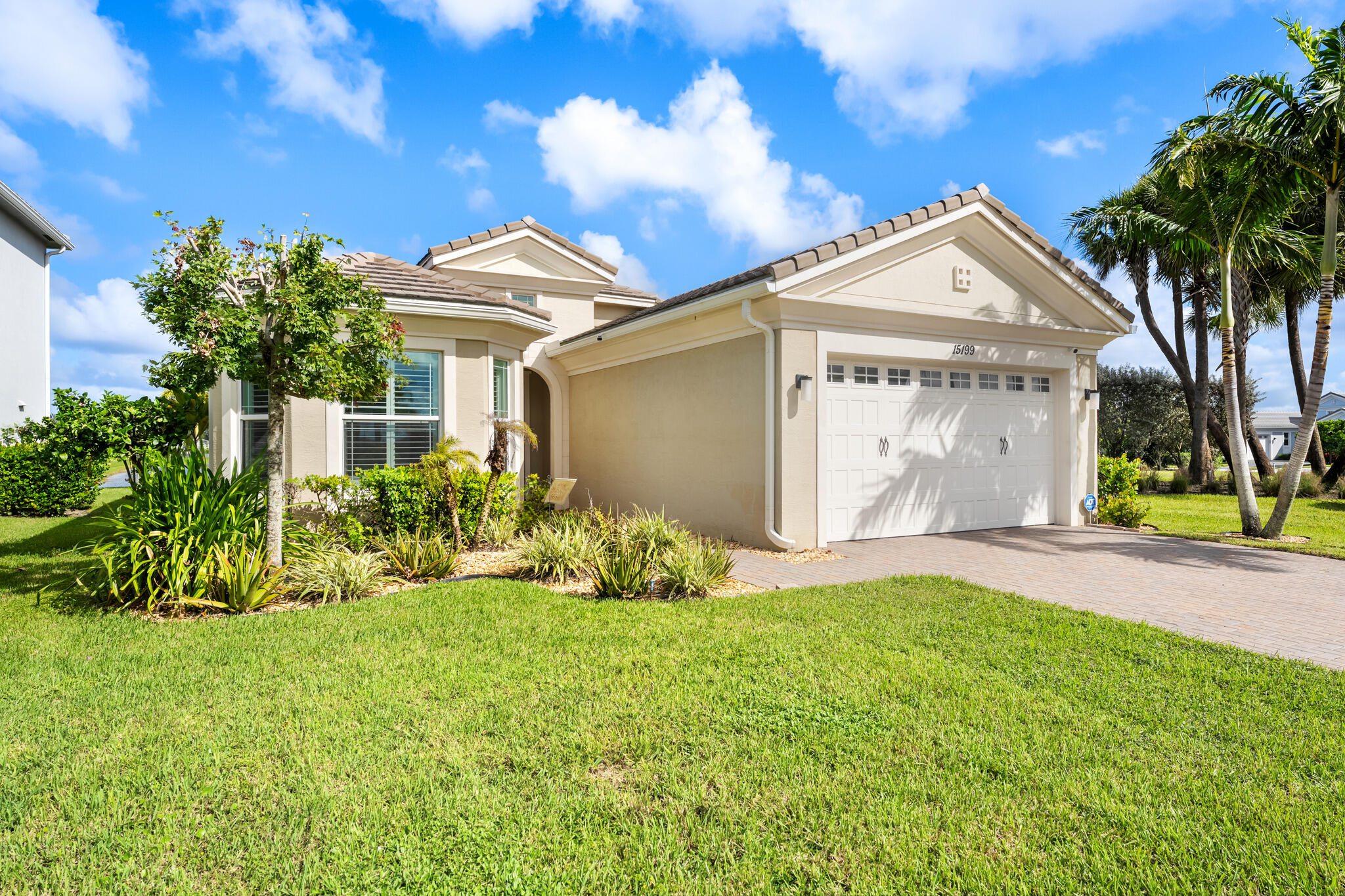 15199 Goldfinch Circle Property Photo 3