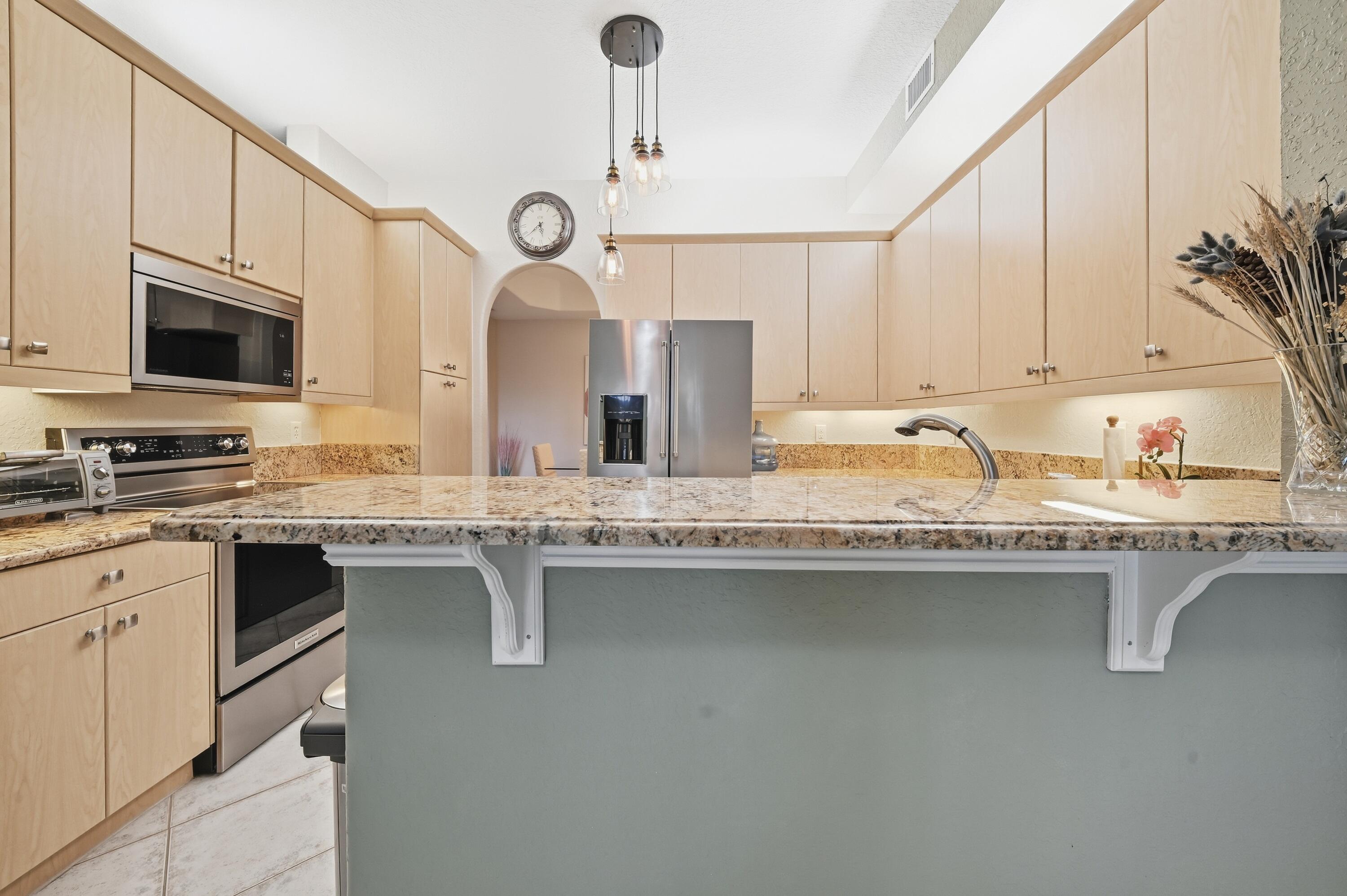 7986 Exeter Boulevard W 101 Property Photo 11