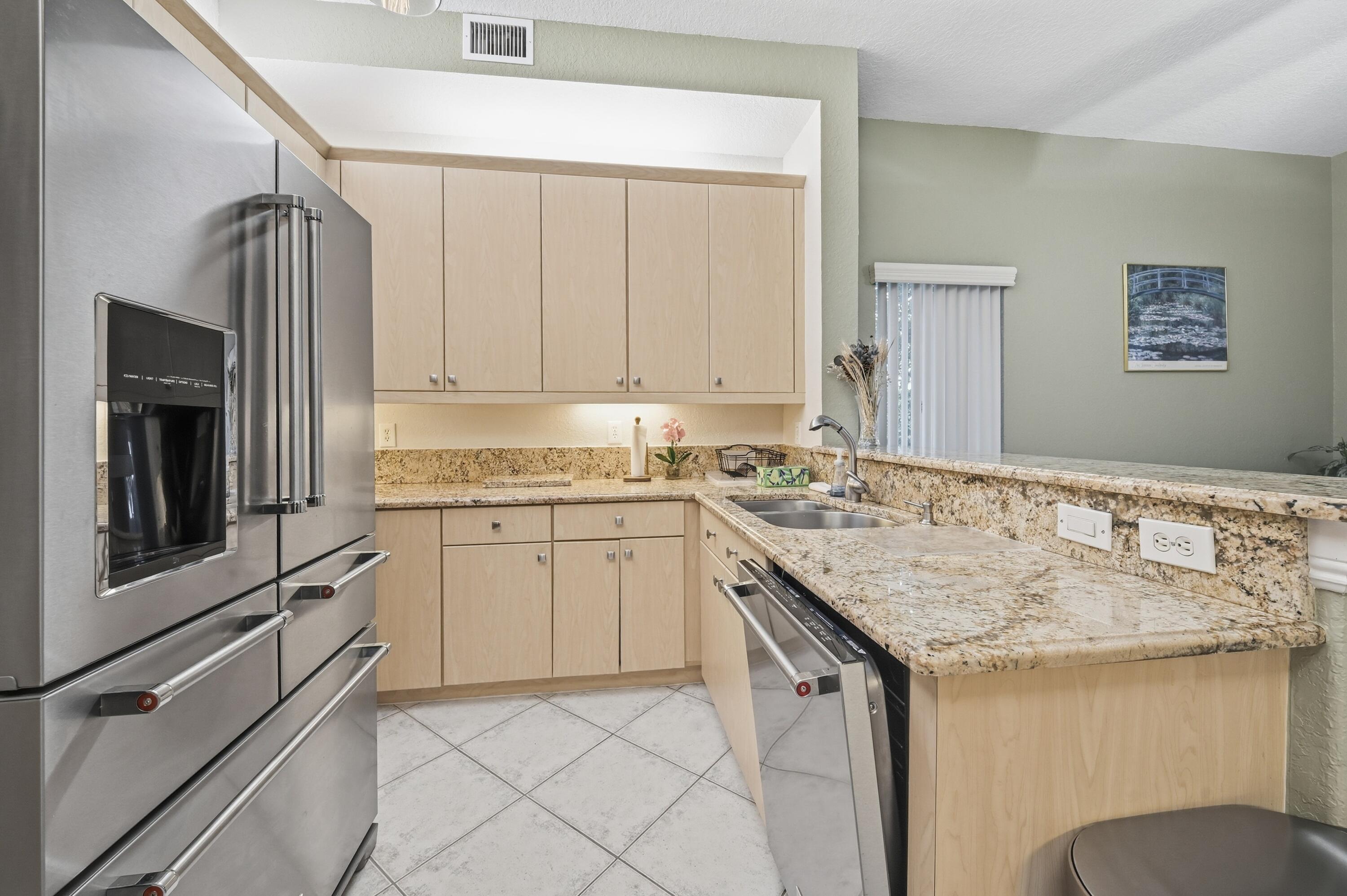7986 Exeter Boulevard W 101 Property Photo 14