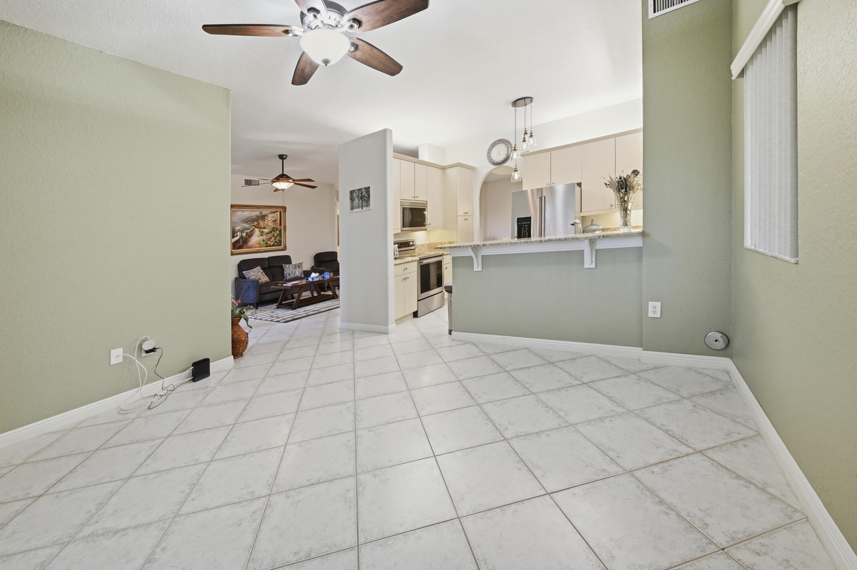 7986 Exeter Boulevard W 101 Property Photo 17