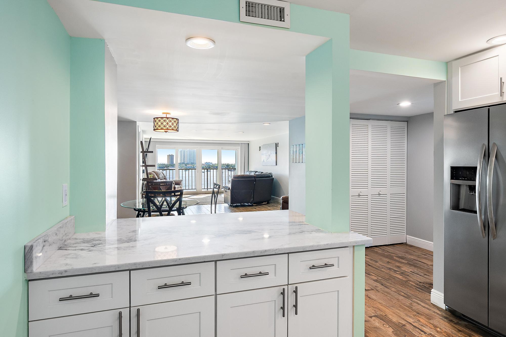 3040 Lake Shore Drive 903 Property Photo 13