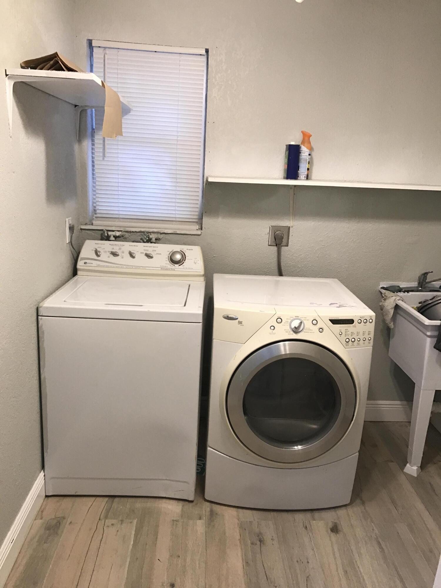 1200 W 33rd Street E Property Photo 8