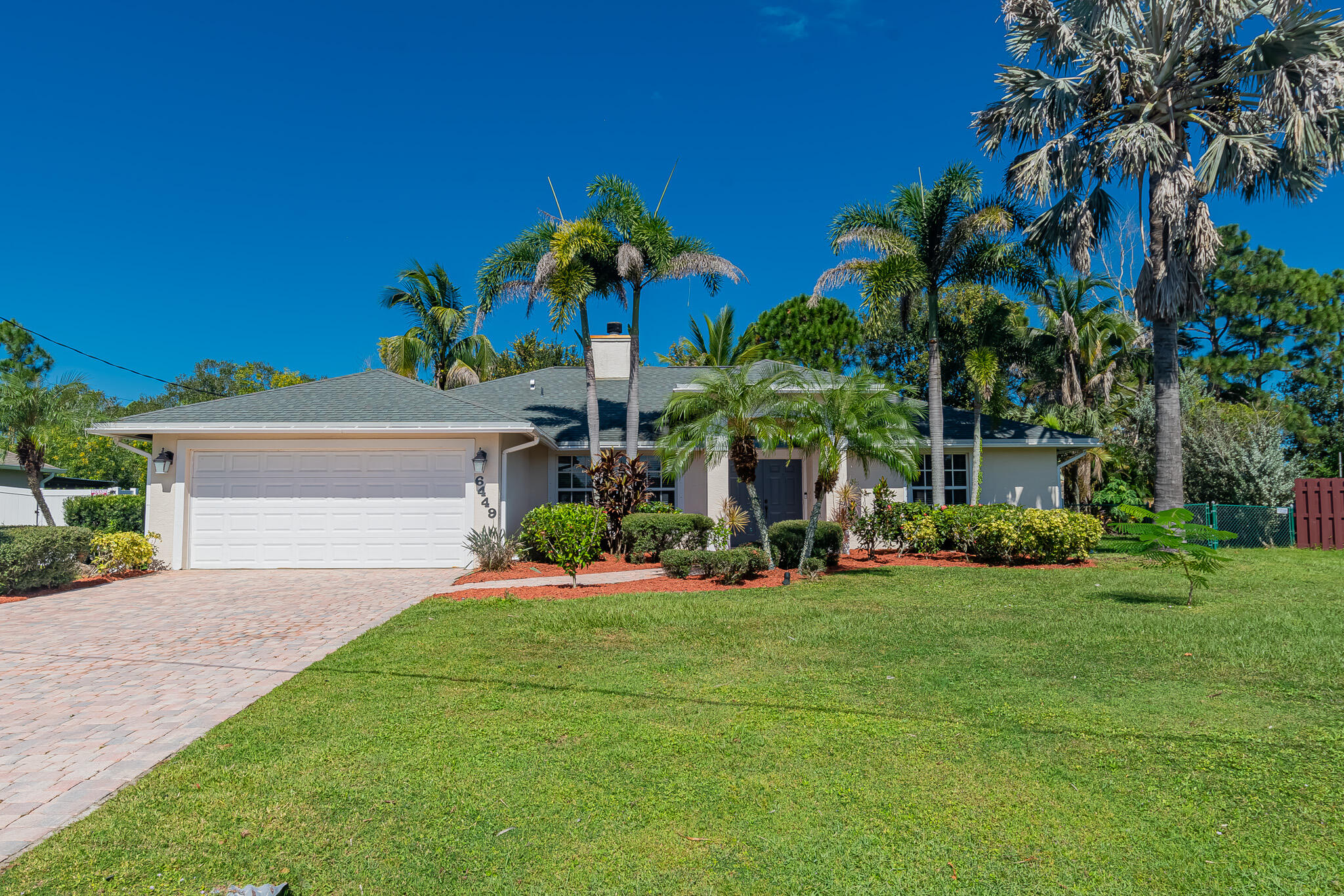 6449 NW Regal Circle Property Photo 1