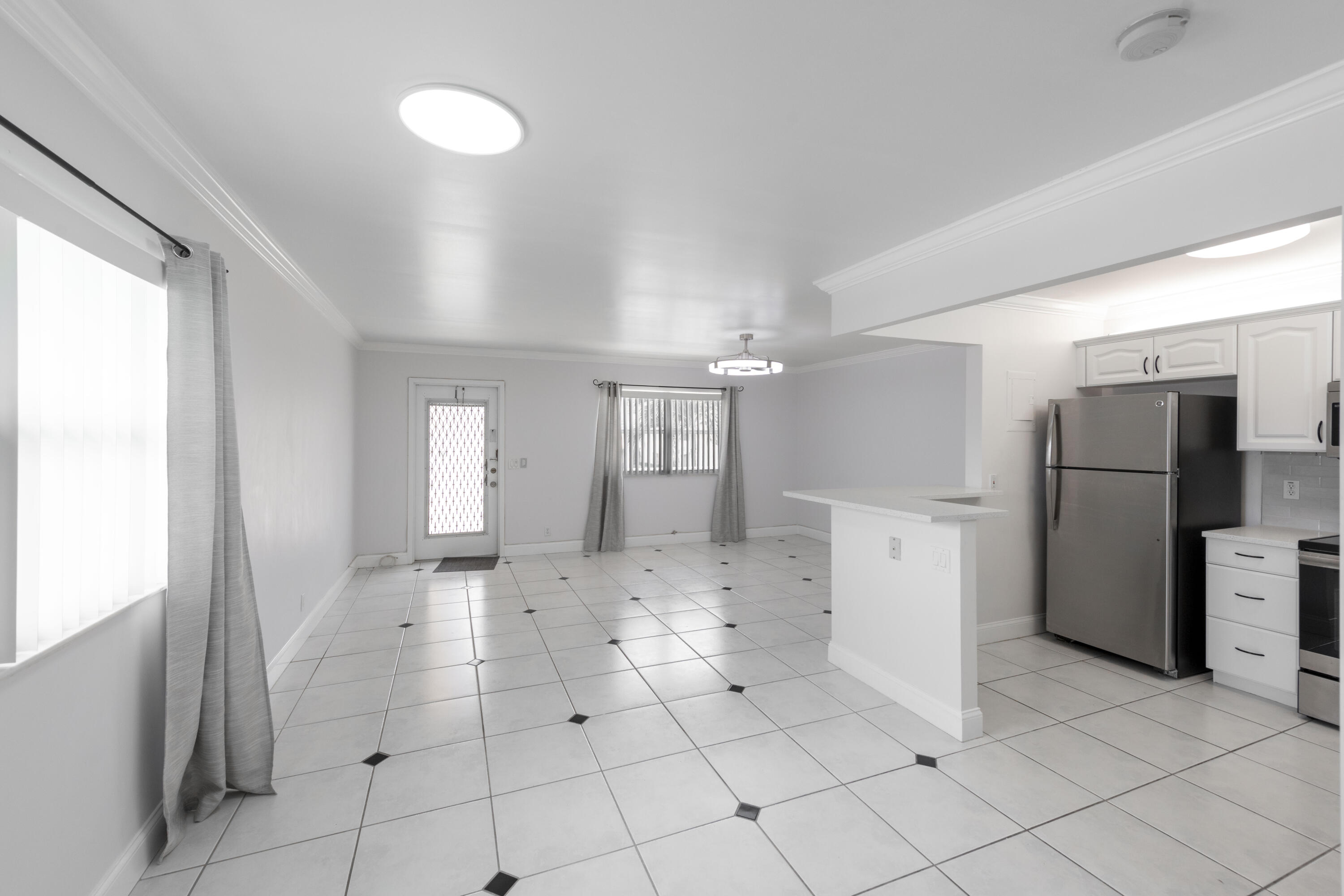 190 SAXONY D Circle Property Photo 1