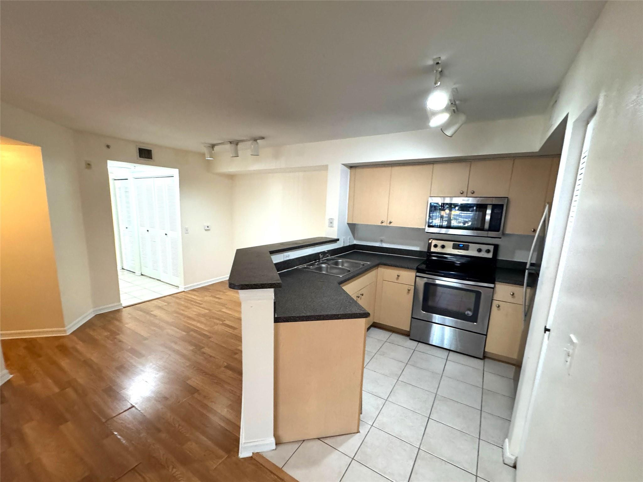 4220 San Marino Boulevard 101 Property Photo 3