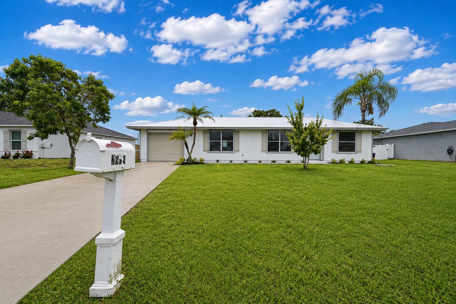 2068 Sw Morelia Lane Property Photo 1