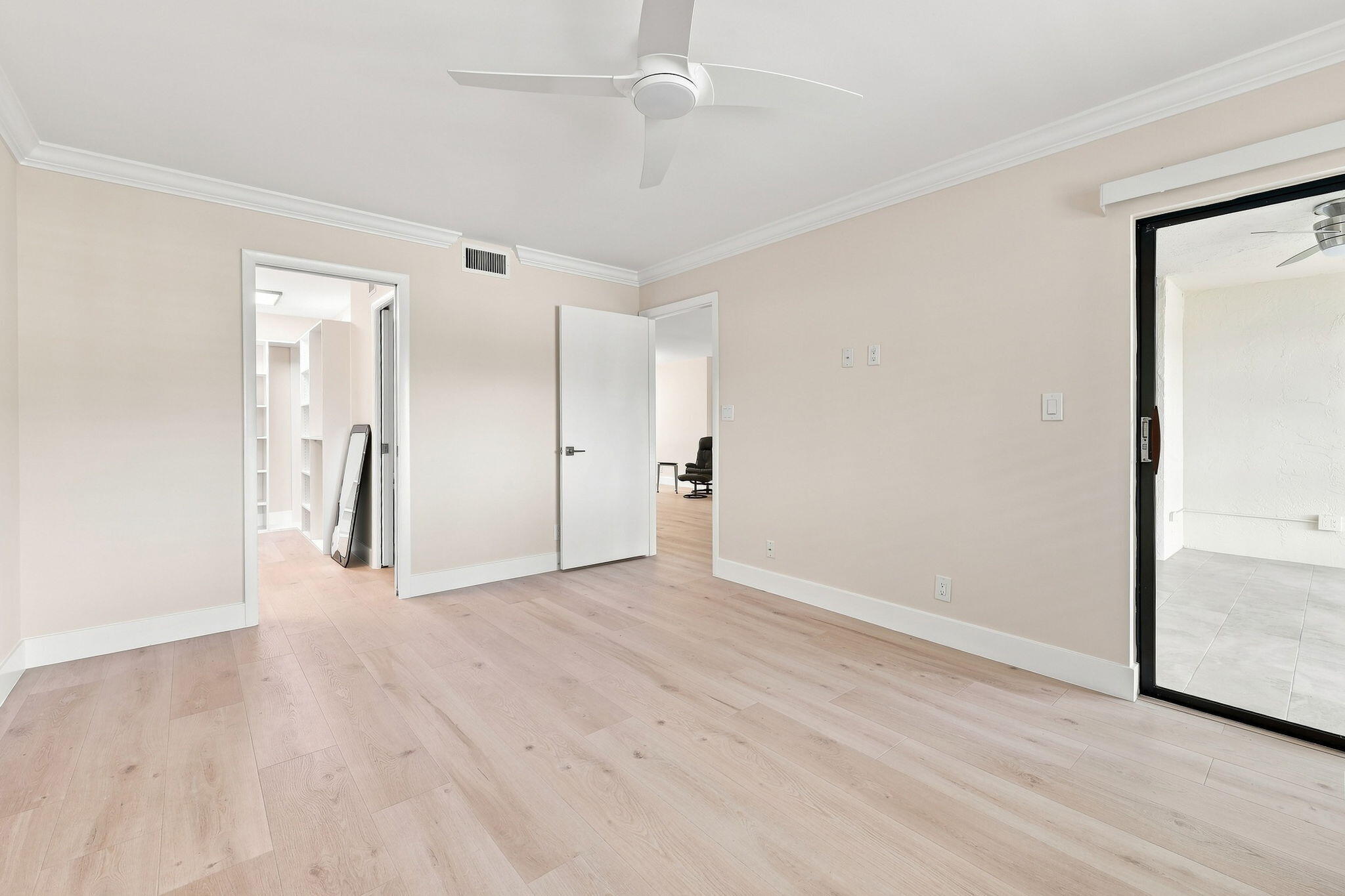 15456 Pembridge Drive 111 Property Photo 14
