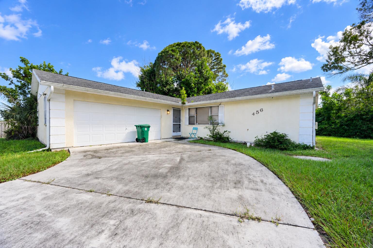 456 Nw Placid Avenue Property Photo 1