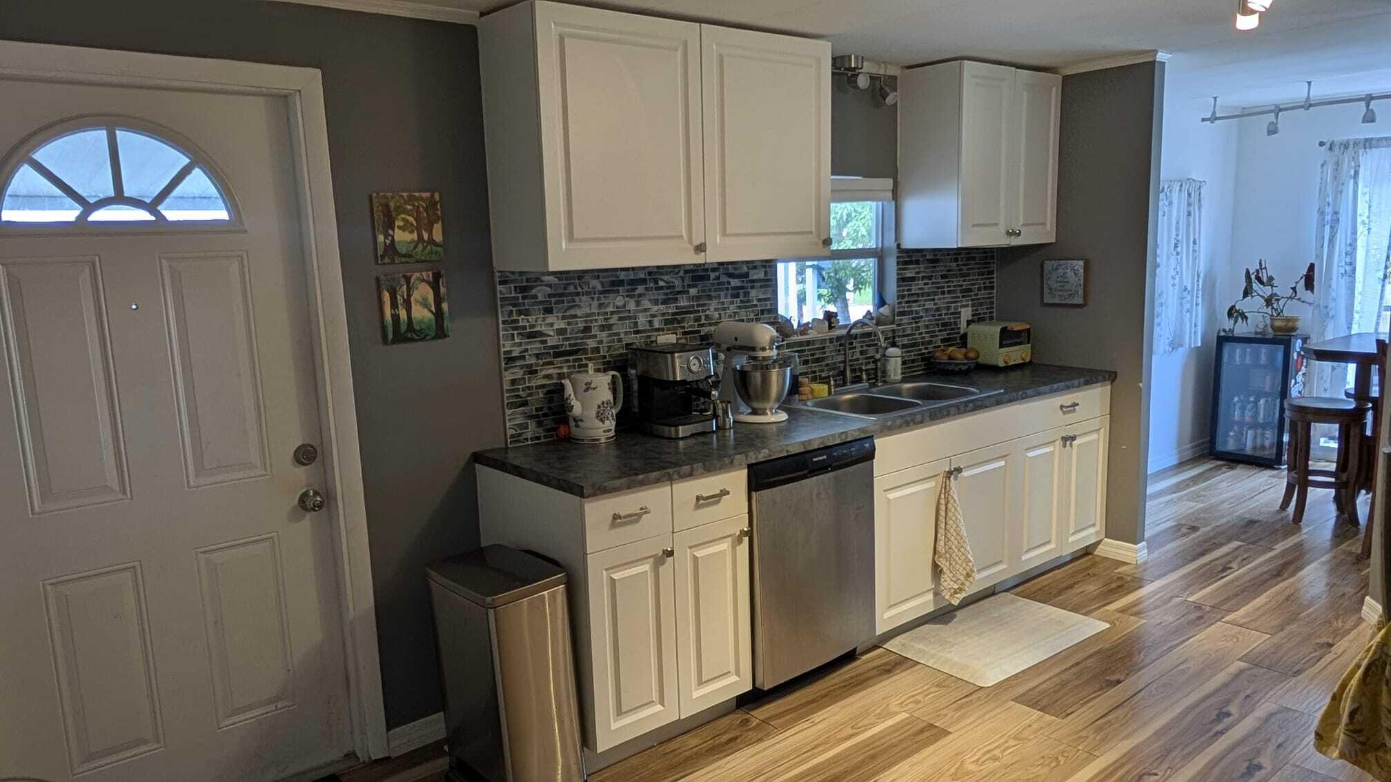 2912 Lakeshore Drive Property Photo 4