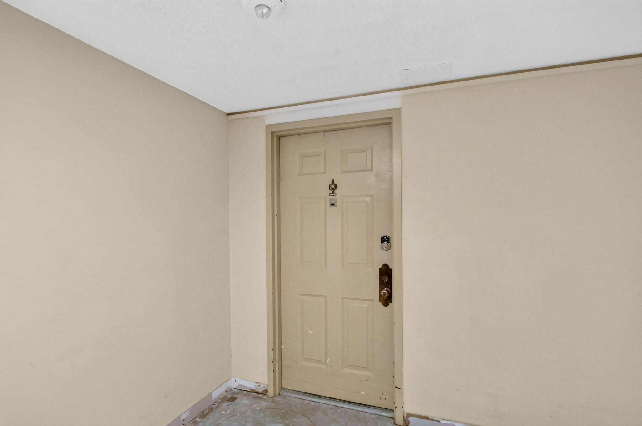 5600 N FLAGLER Drive 306 Property Photo 1