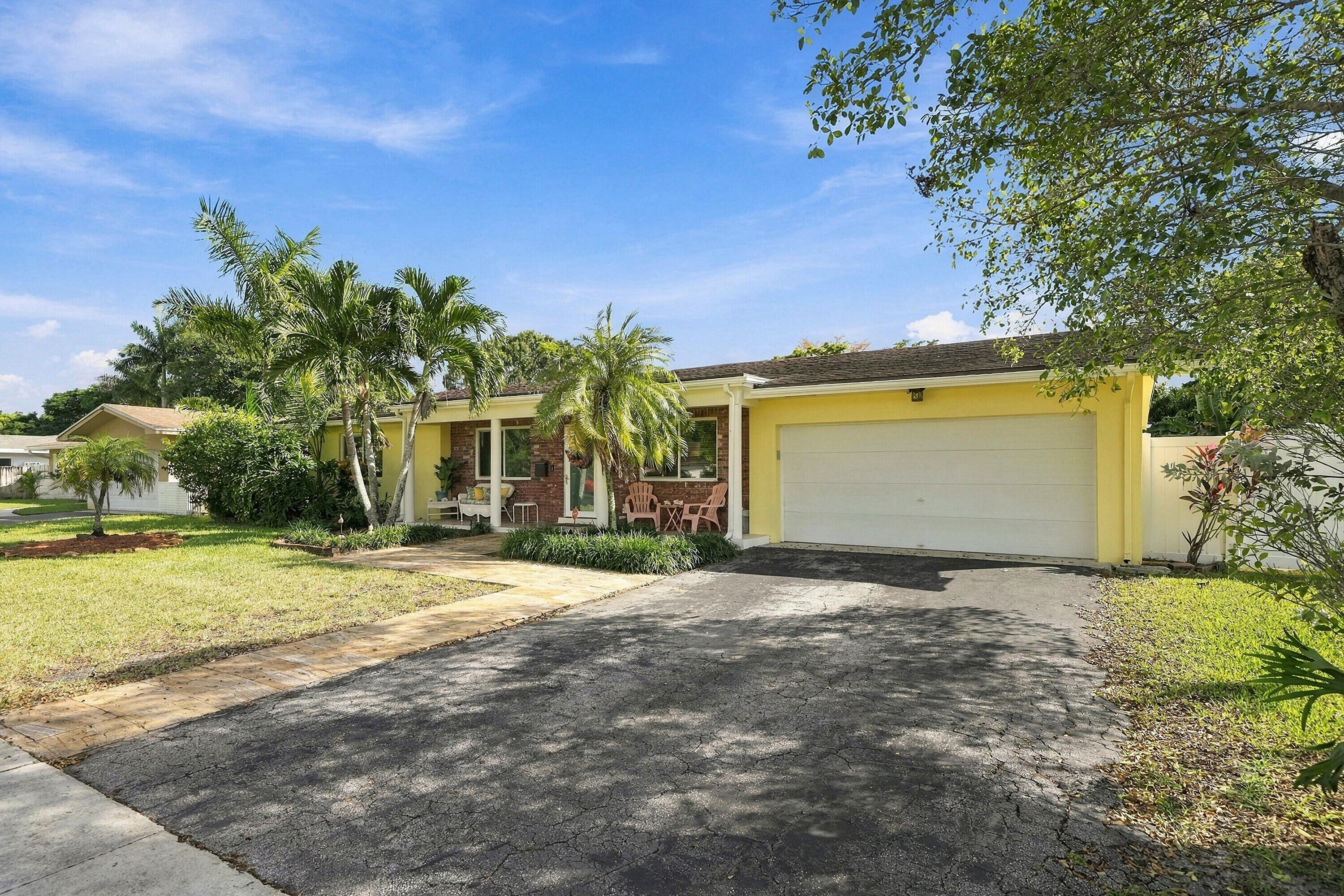 7360 Nw 14th Street Property Photo 3