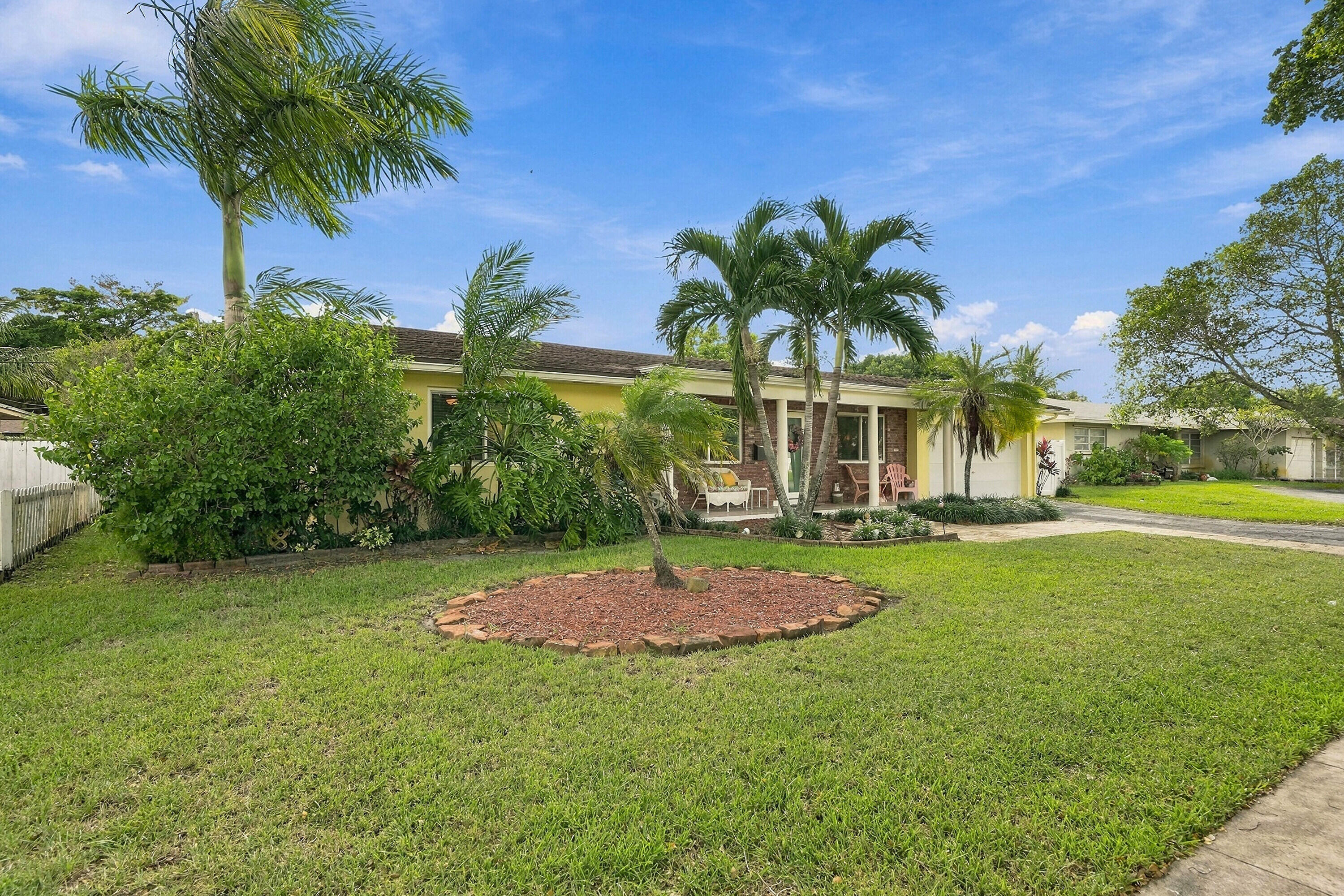 7360 Nw 14th Street Property Photo 4