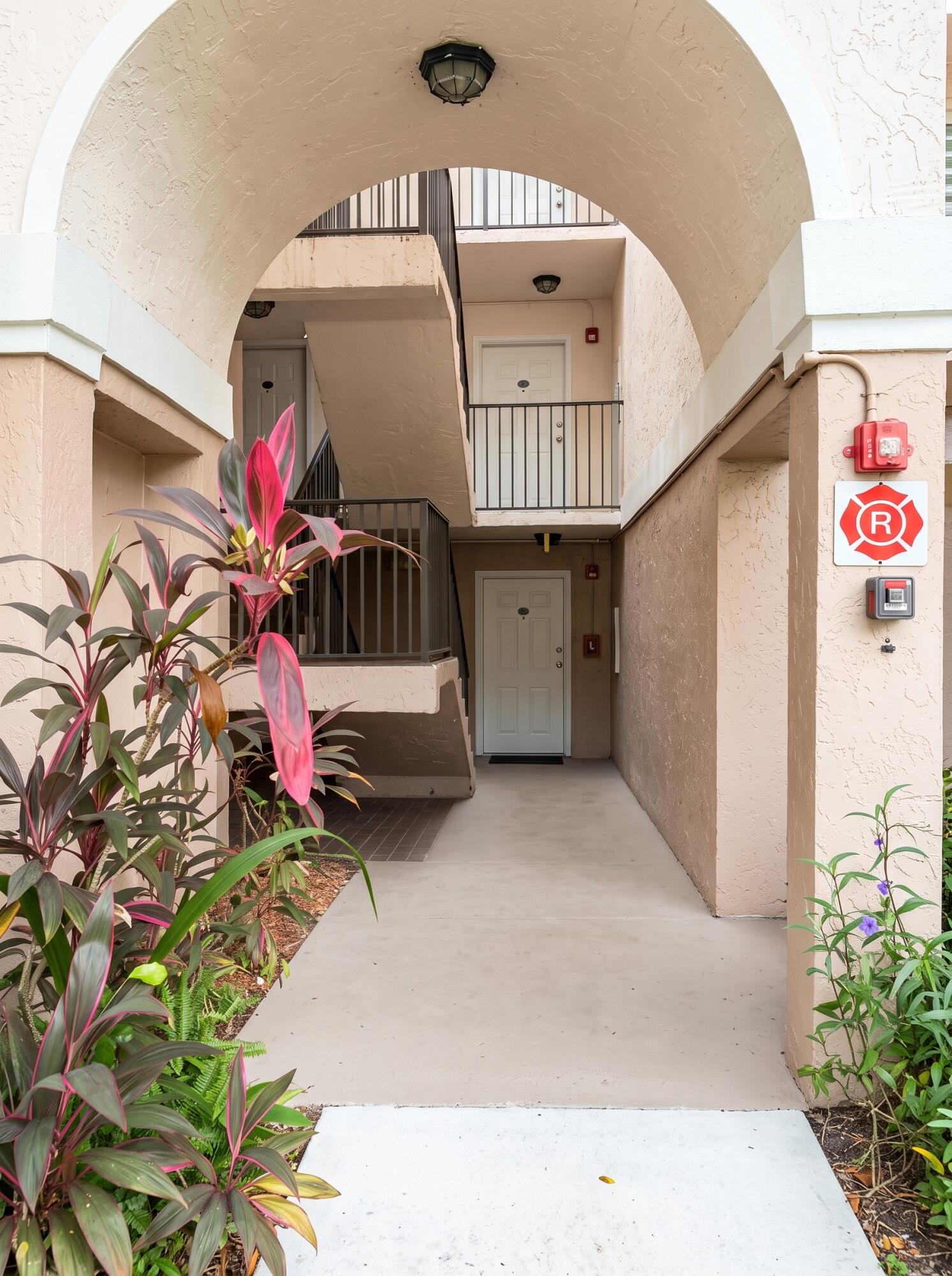 10121 W SUNRISE Boulevard 106 Property Photo 1
