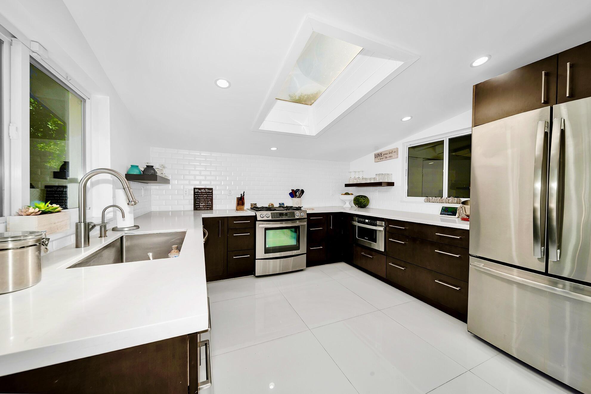 1303 Cordova Road Property Photo 9