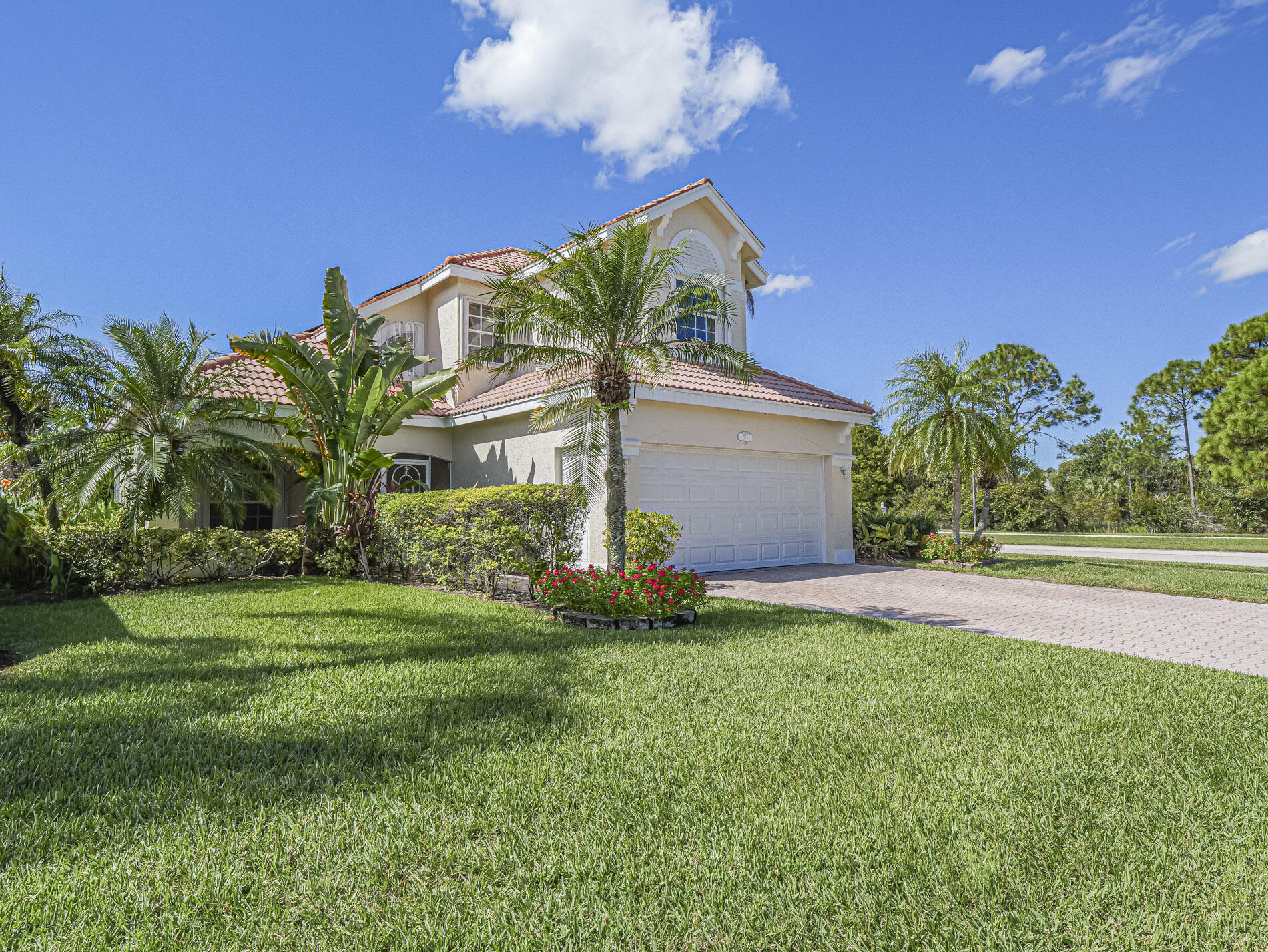 564 Sw Saint Kitts Cove Property Photo 5