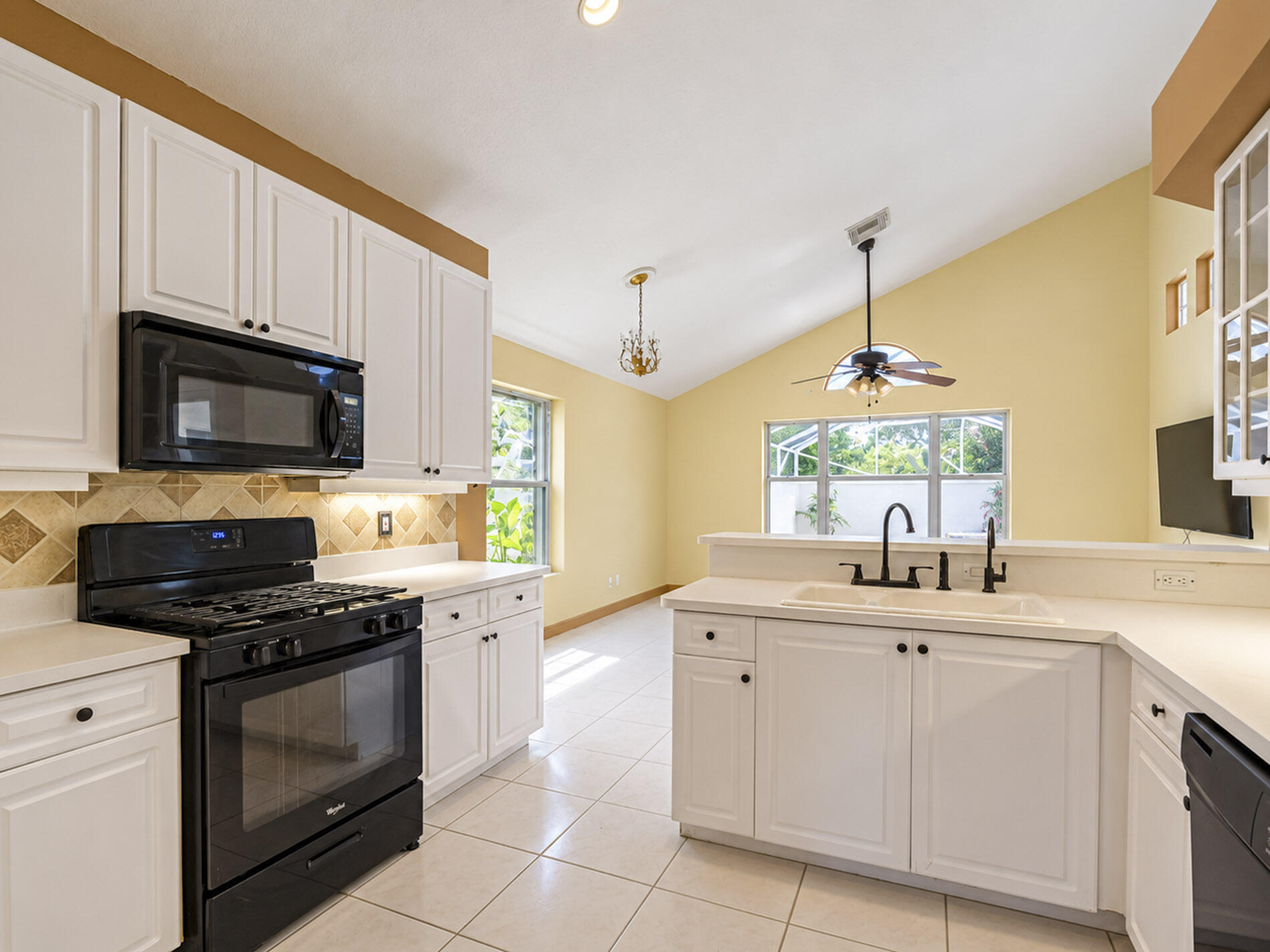 564 Sw Saint Kitts Cove Property Photo 19