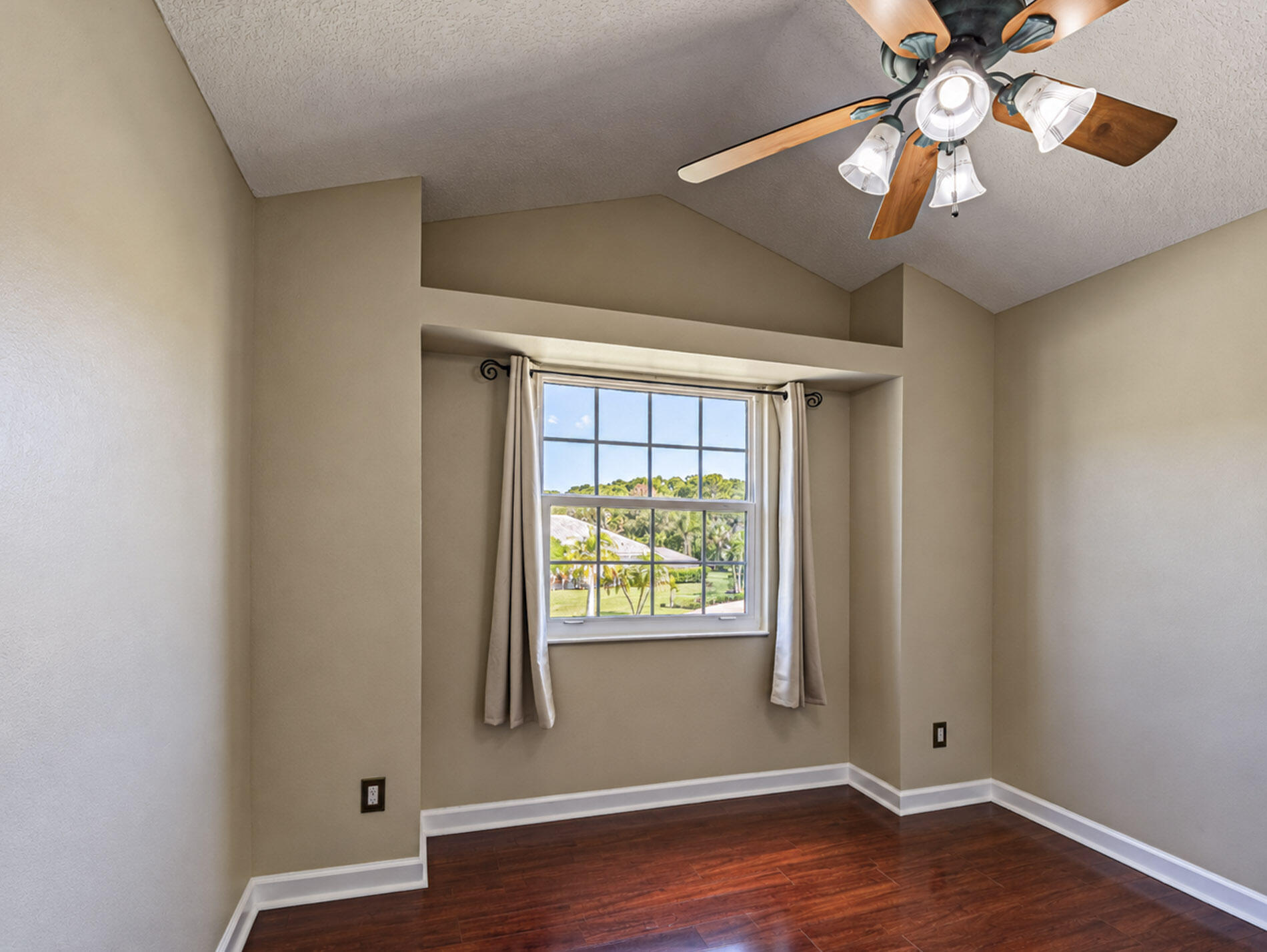 564 Sw Saint Kitts Cove Property Photo 34