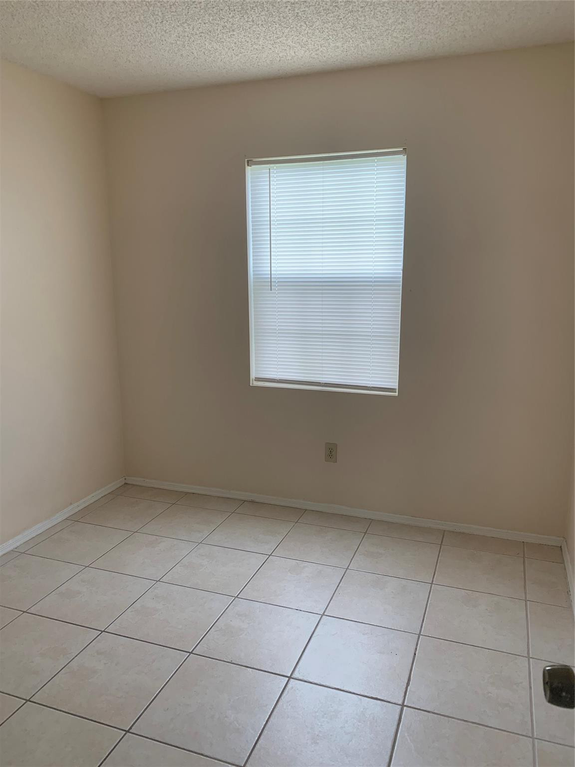 1742 Se North Buttonwood Drive Property Photo 4