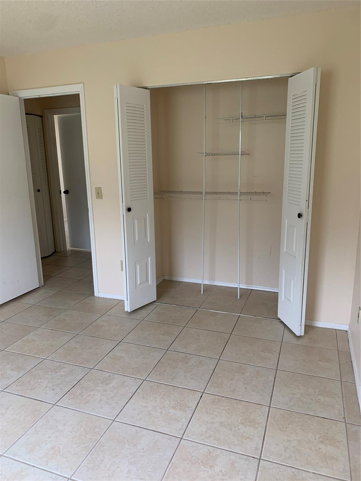 1742 Se North Buttonwood Drive Property Photo 6