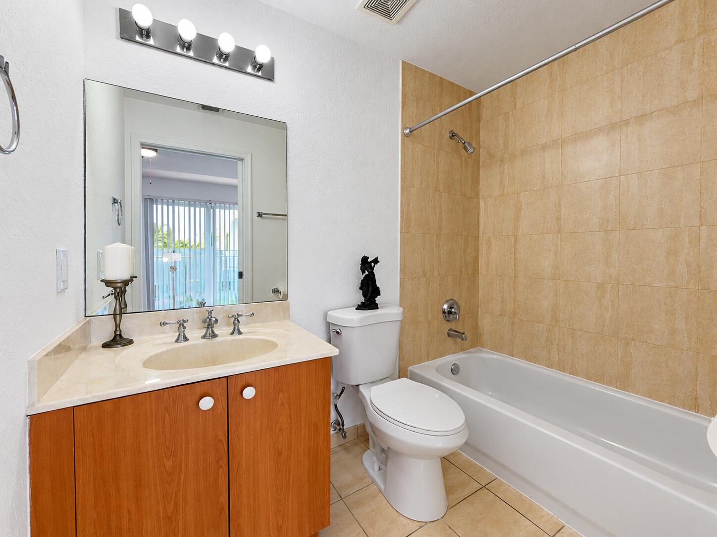 2725 Ne 8th Avenue 112 Property Photo 35