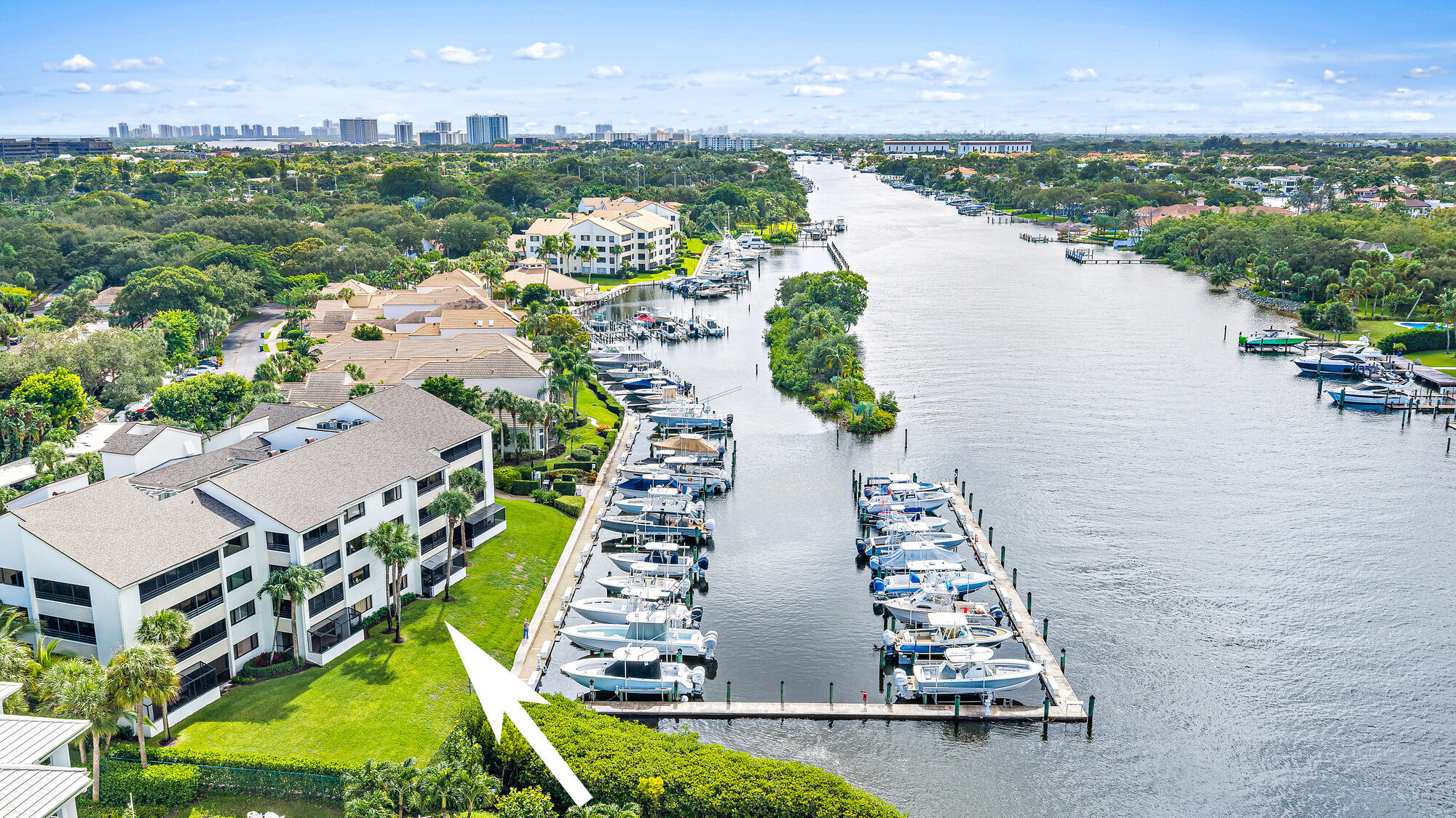 514 Oak Harbour Drive Property Photo 1