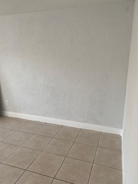 1146 W 41st Street 84 Property Photo 4