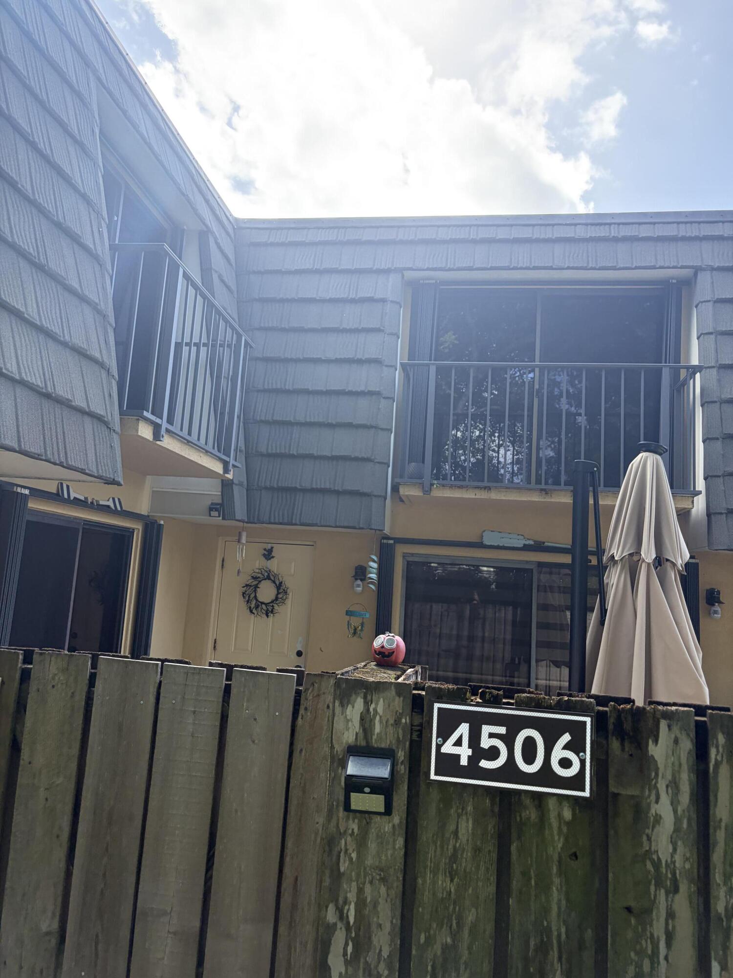 4506 45th Way Property Photo 1