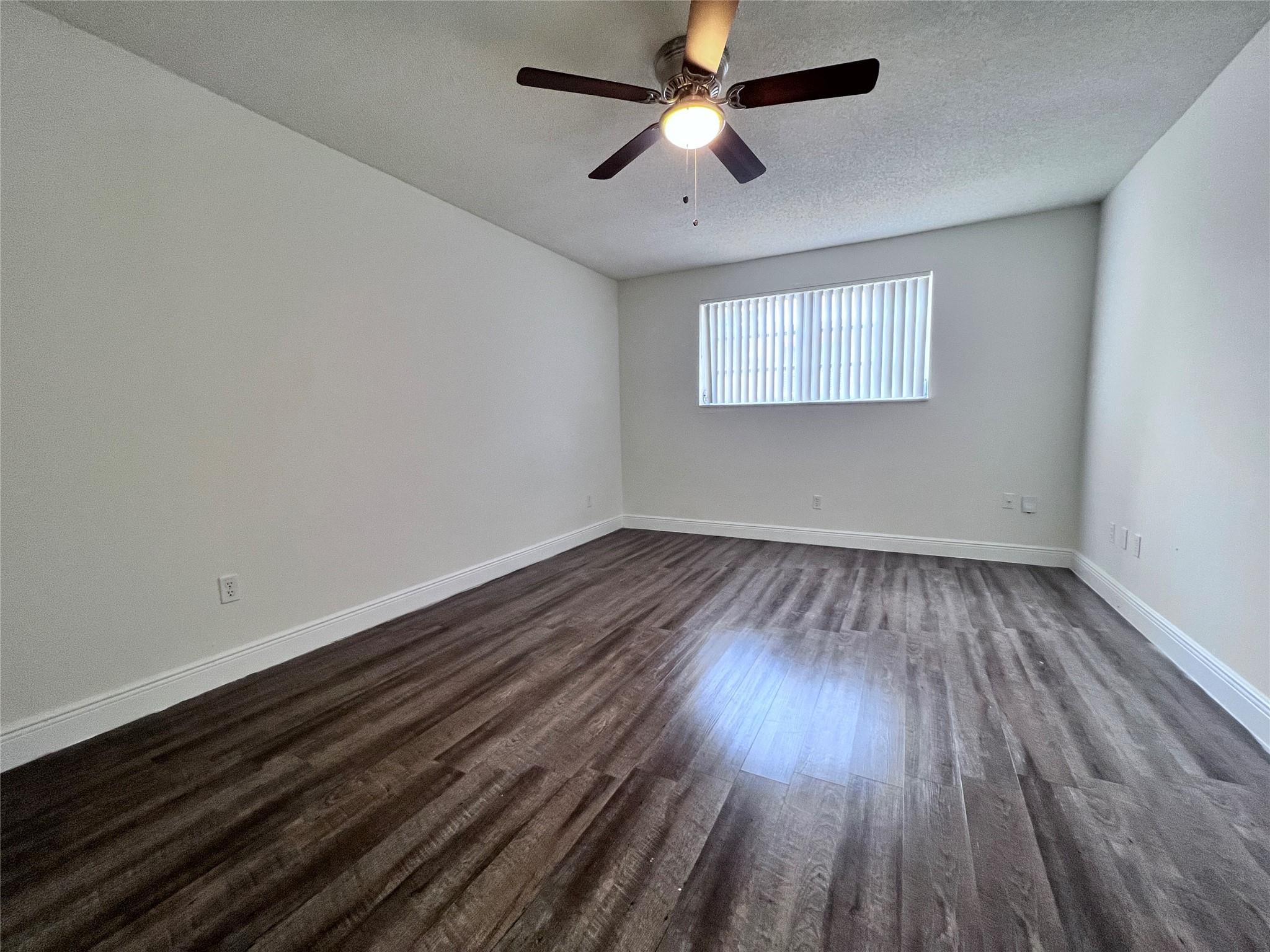 1196 Nw 40th Avenue 94-203 Property Photo 4