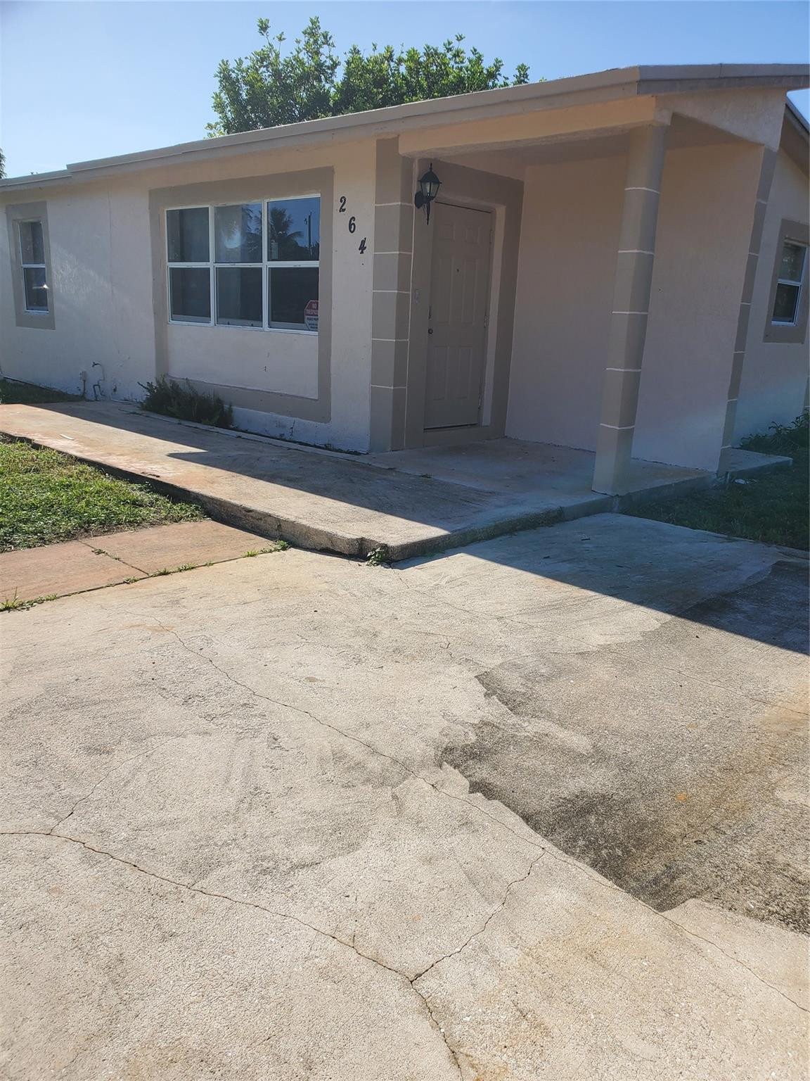 264 Ne 45th Street Property Photo 2
